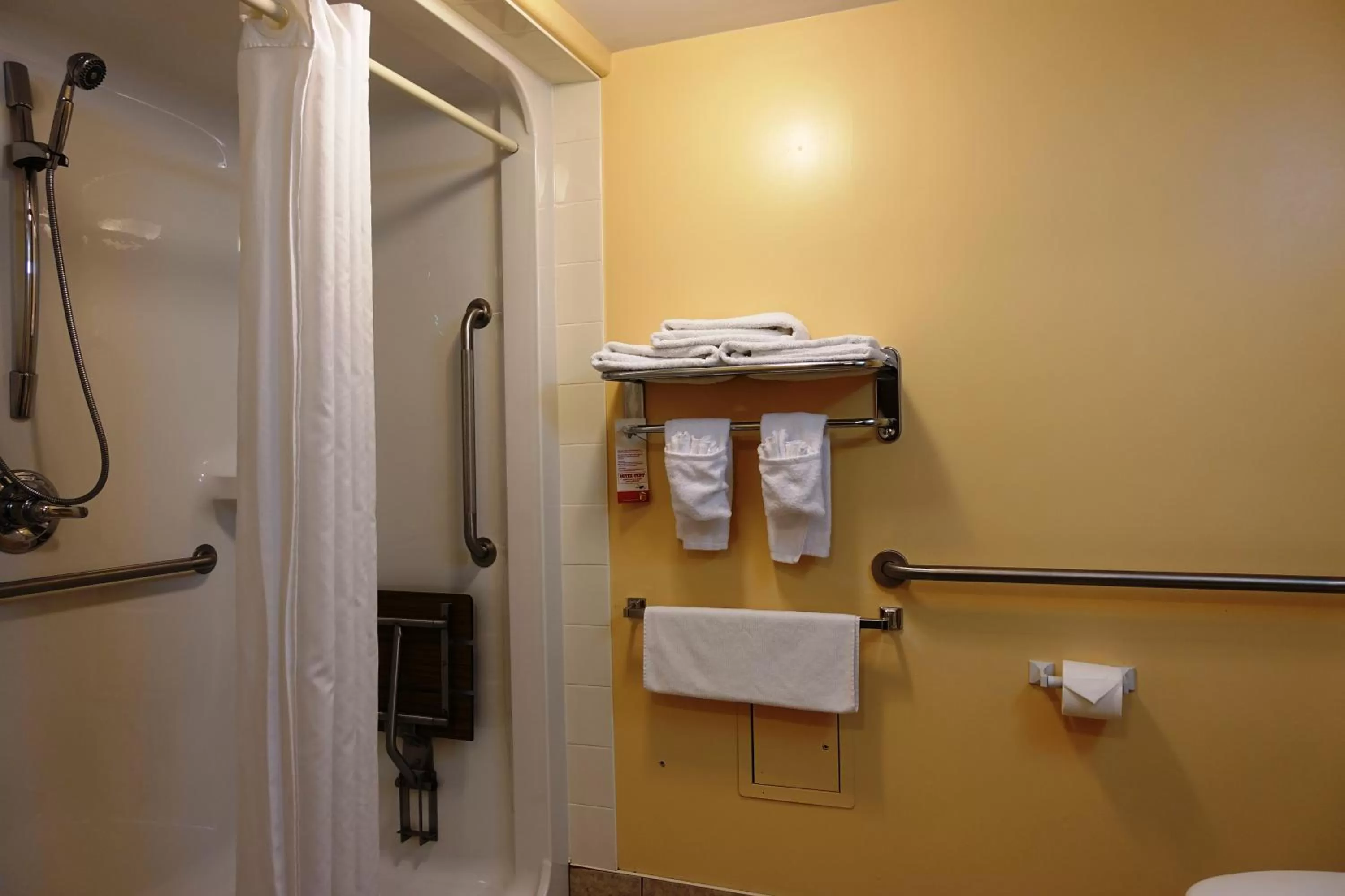 Bathroom in Super 8 by Wyndham Caraquet