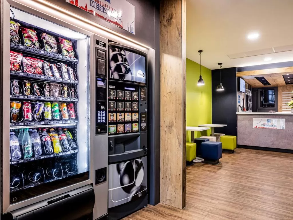 Seating area in ibis budget Bordeaux Centre Mériadeck