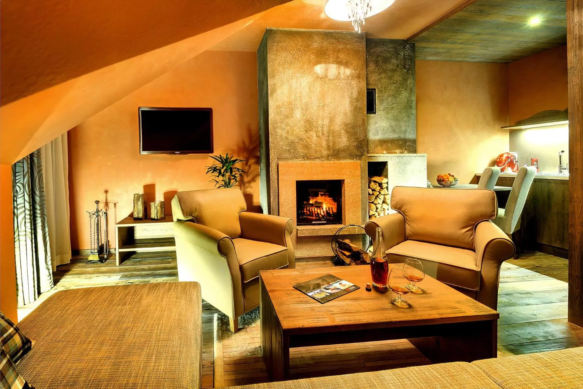 Communal lounge/ TV room in Grand Hotel Praha