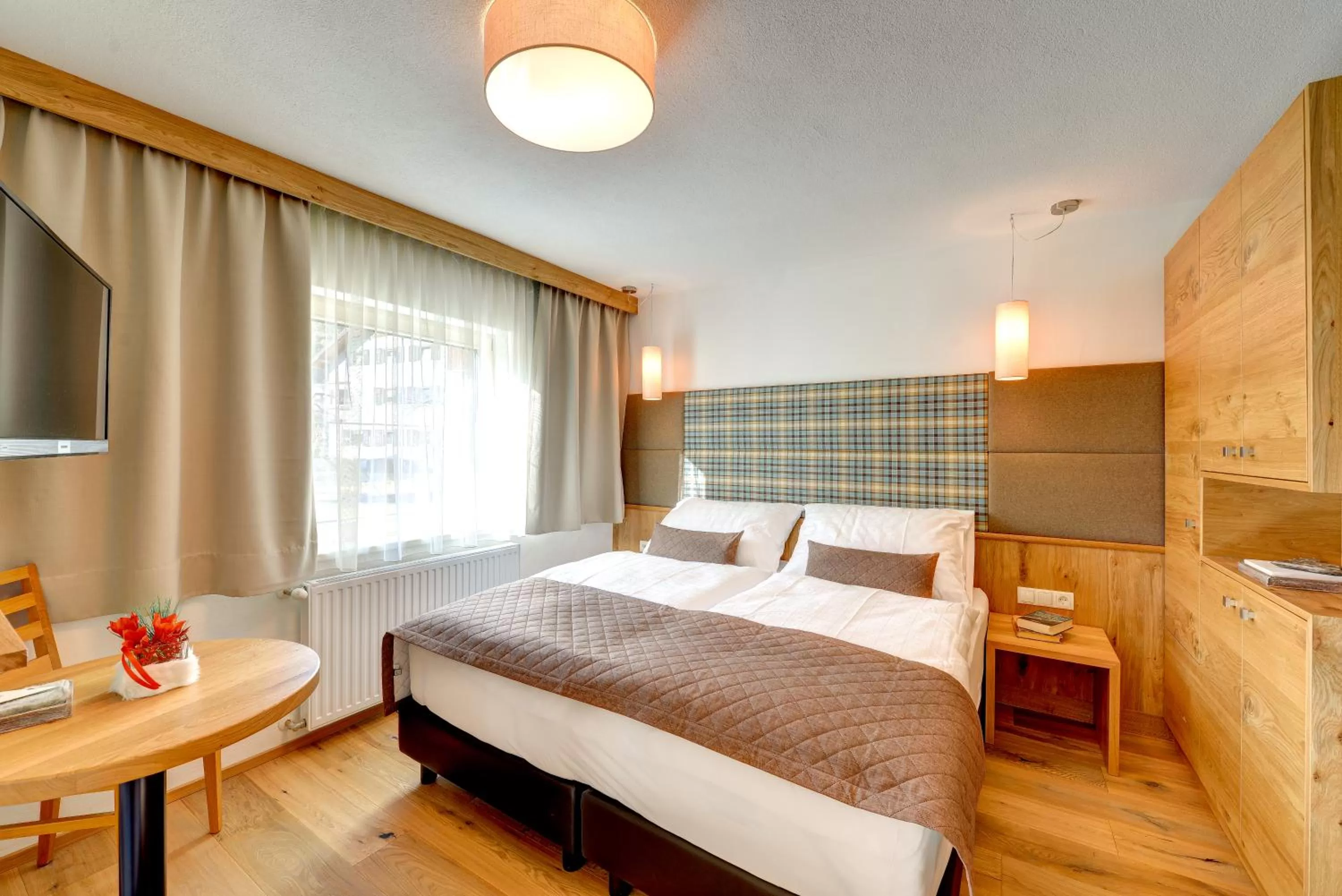 Photo of the whole room, Bed in Hotel Enzian