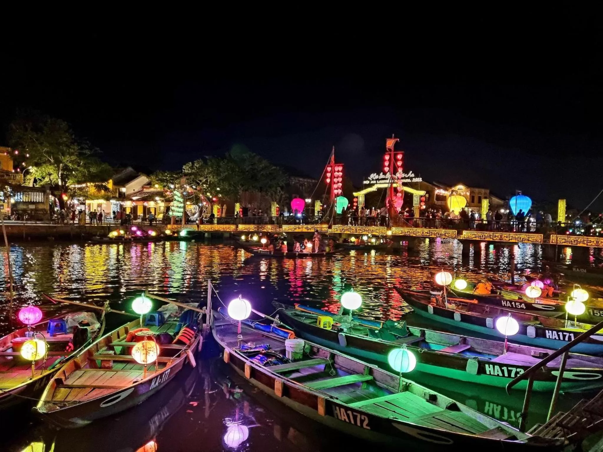 Night in hoi an center town