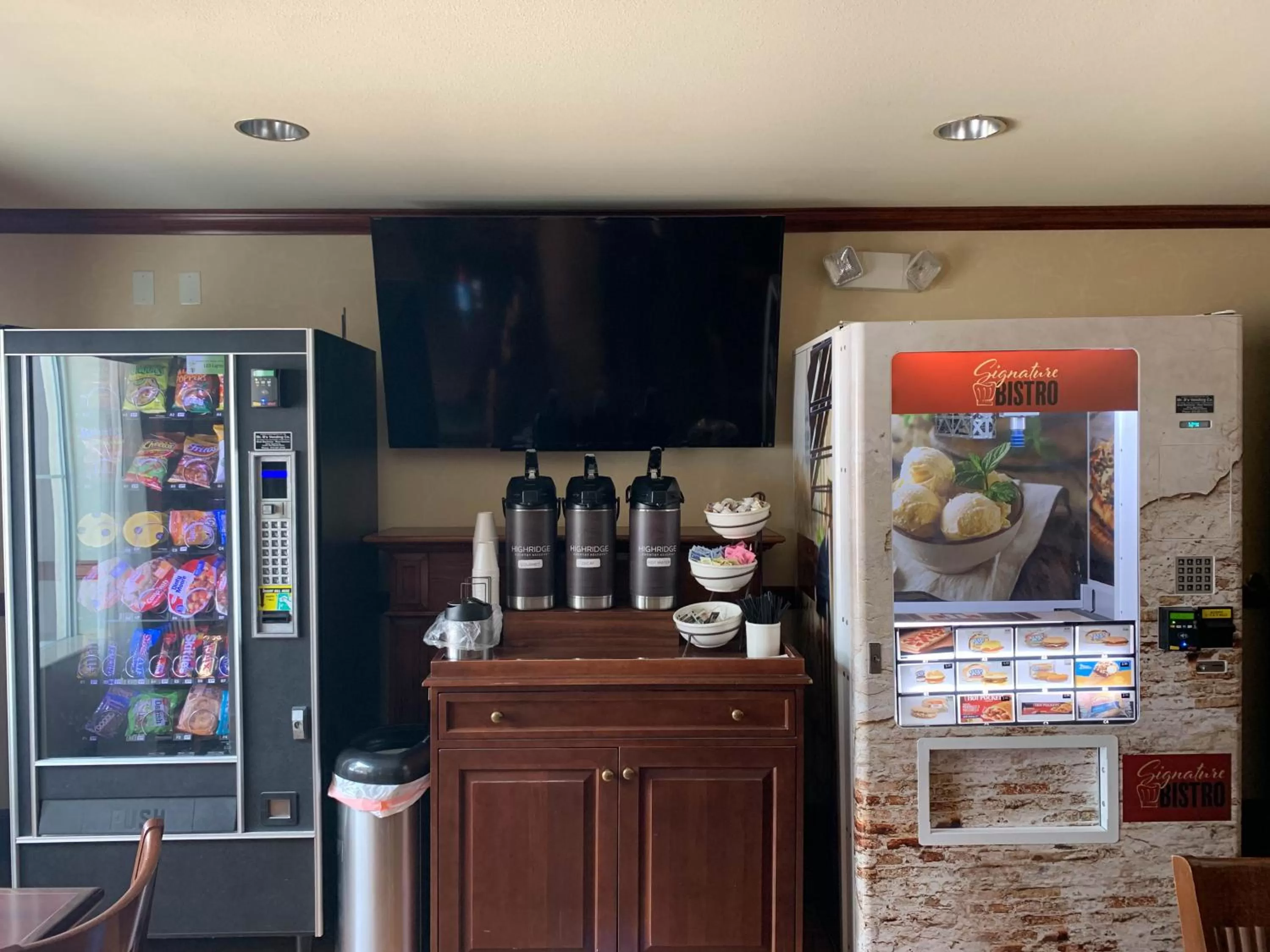 Coffee/tea facilities in Studio 6 Hobbs NM Event Center