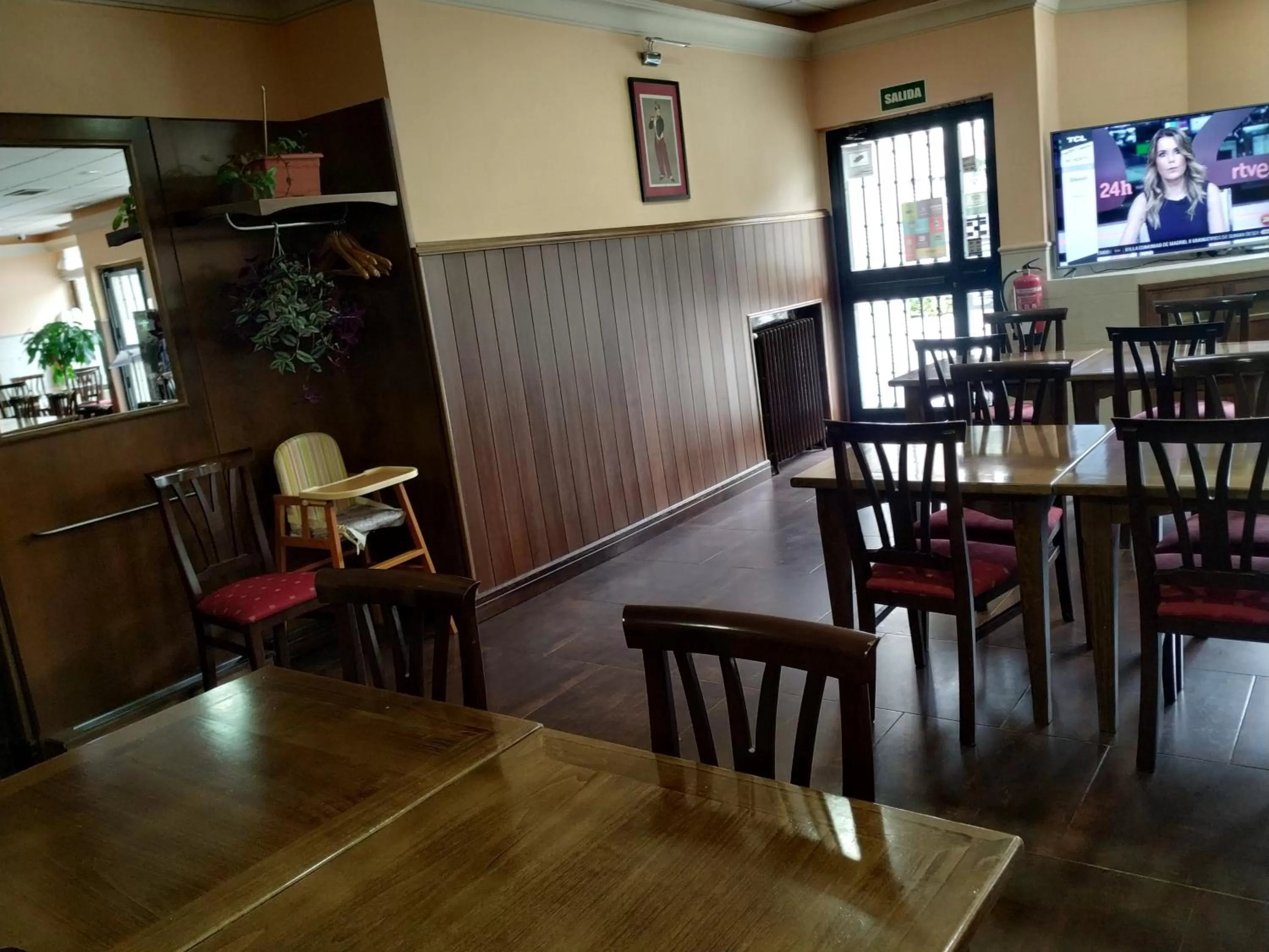 Restaurant/places to eat in Hostal agripino y Restaurante asiático