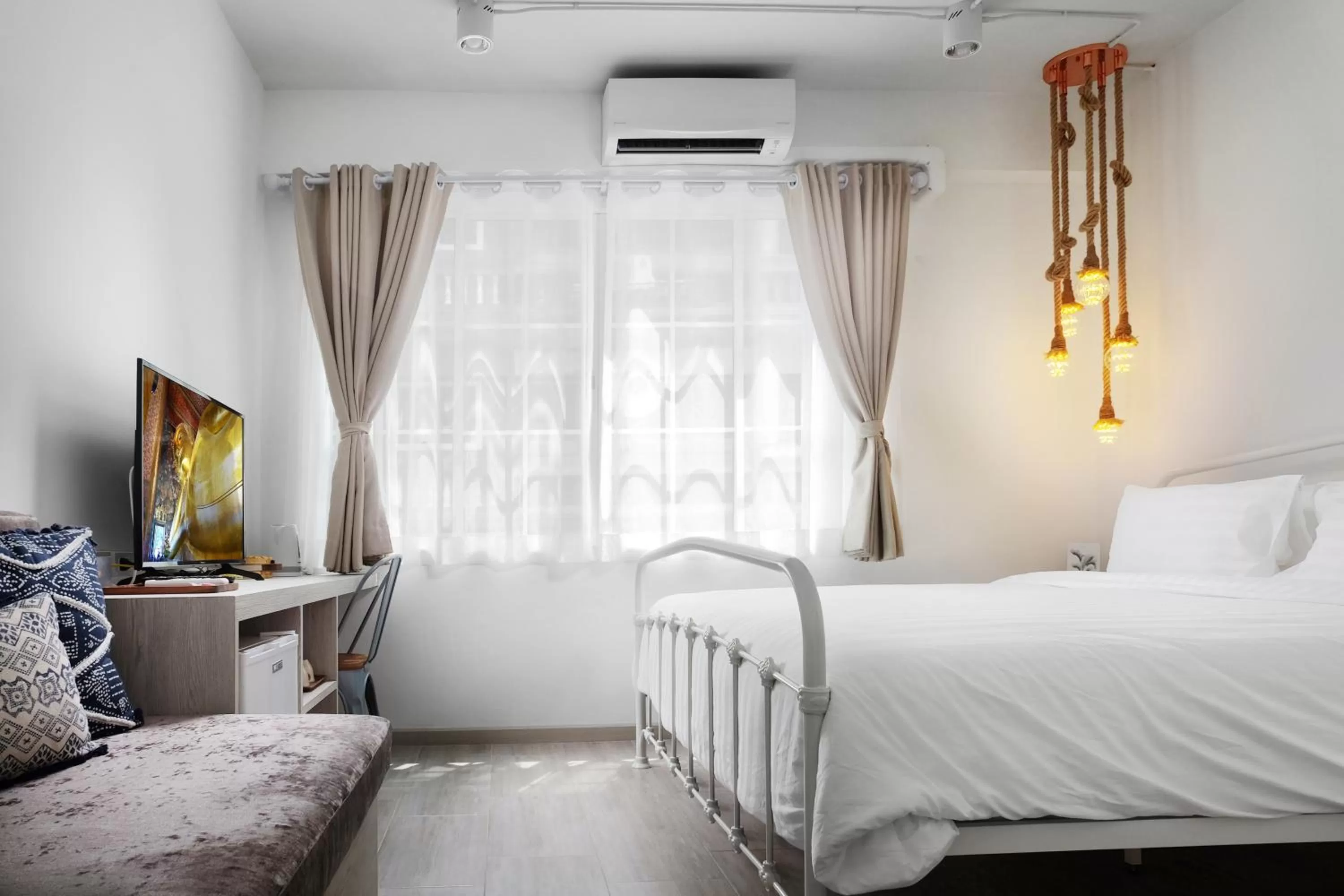 Bed in Hide and Seek Boutique Hometel