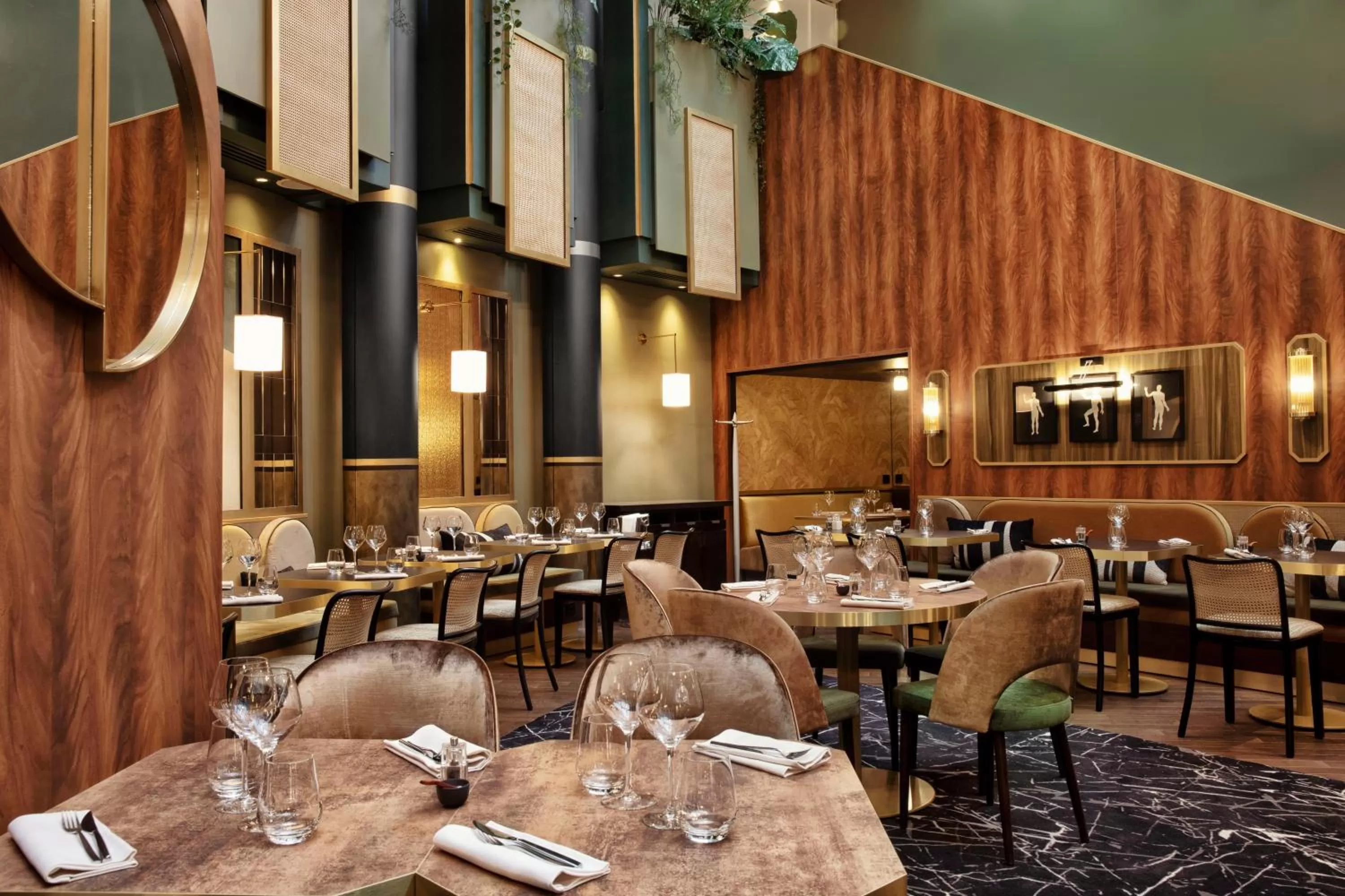 Restaurant/places to eat in Nest Hotel Paris la Défense - MGallery Collection