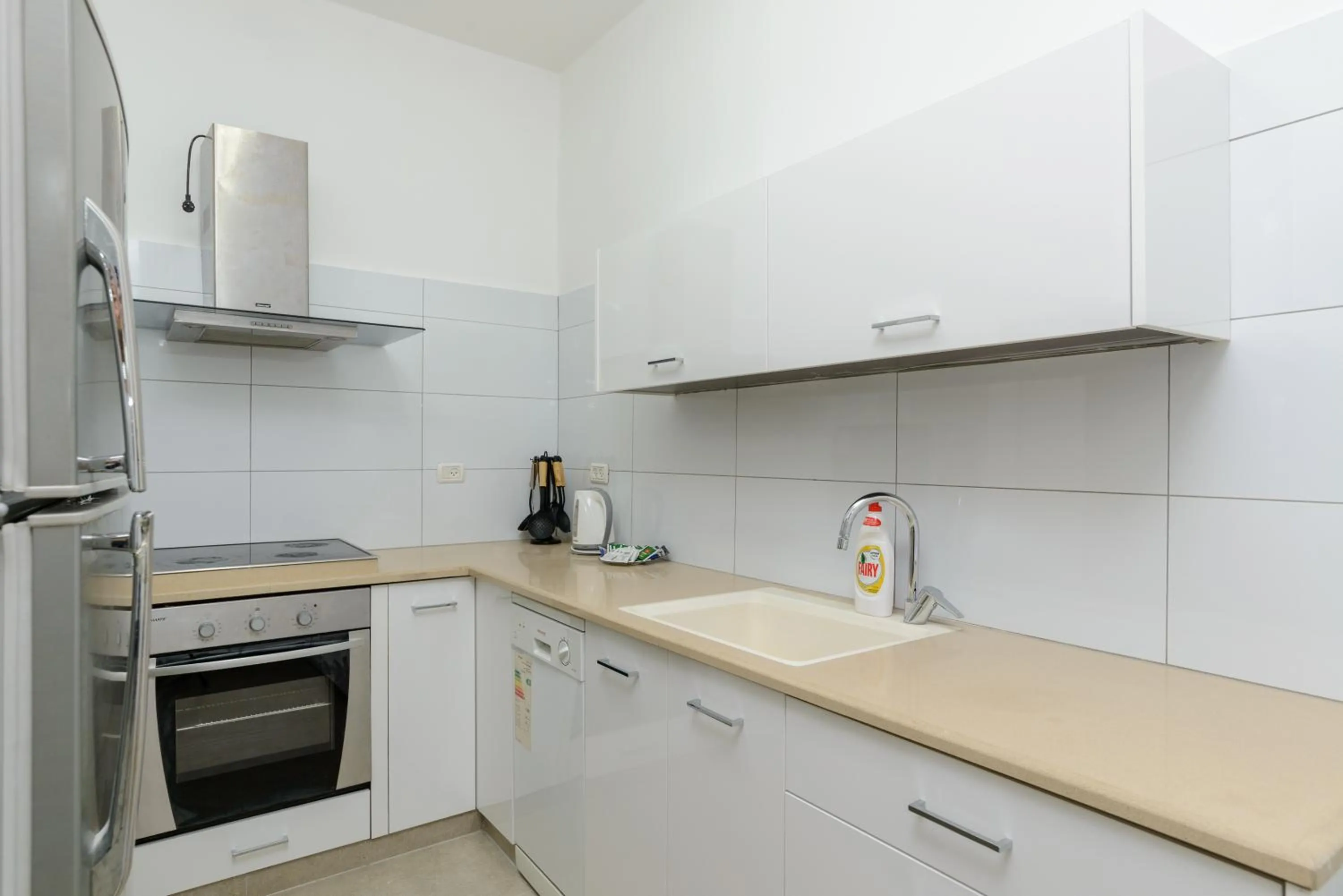Kitchen or kitchenette in Liber Tel Aviv Sea Shore Suites BY RAPHAEL HOTELS