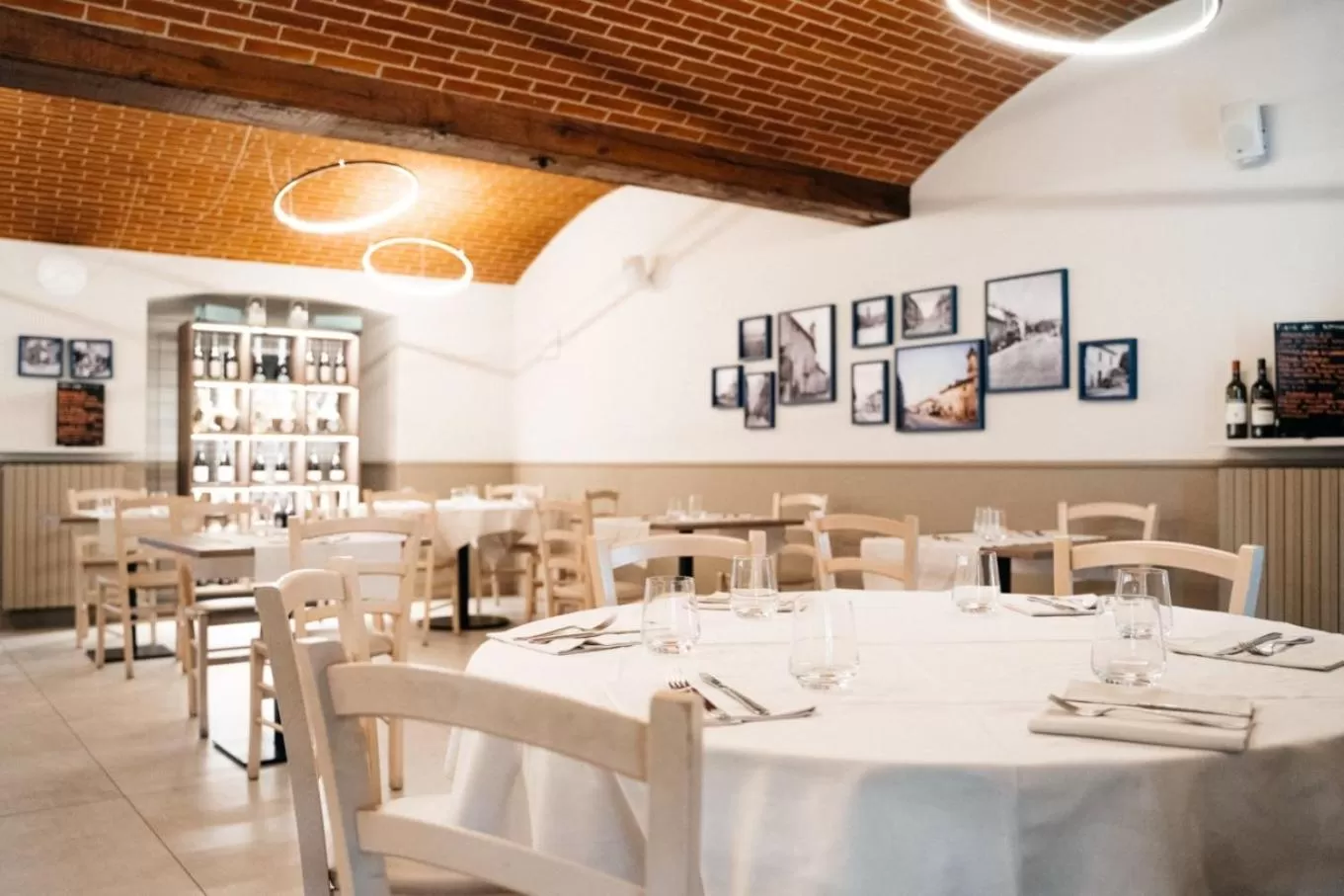 Restaurant/places to eat in Le Lanterne