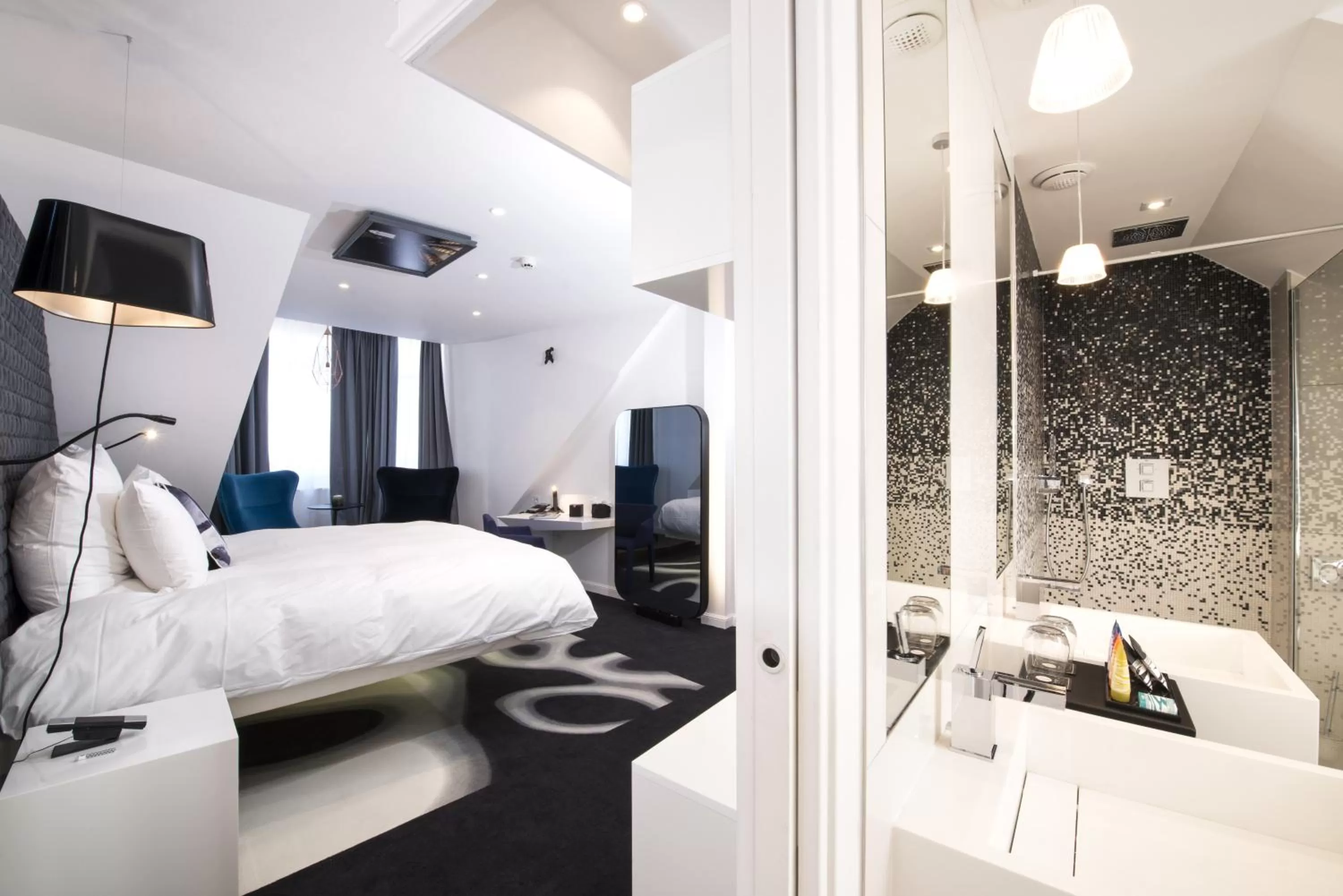 Bedroom, Bed in Vertigo Hotel, Dijon, a Member of Design Hotels