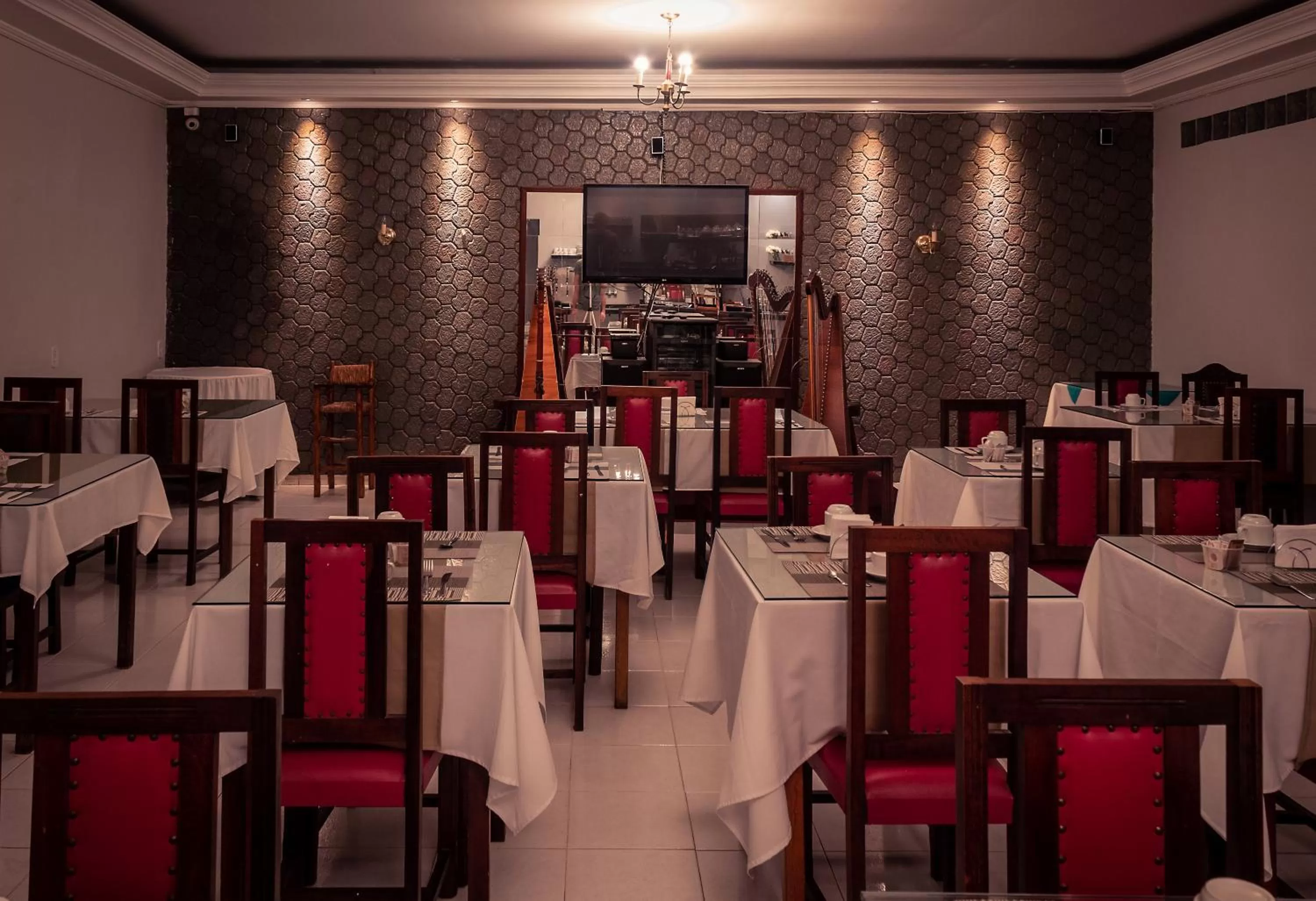 Restaurant/places to eat in Hotel Garfo de Ouro