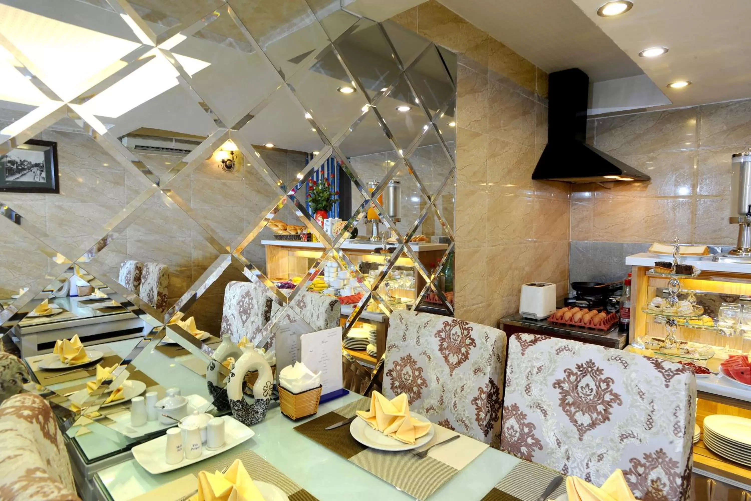 Food and drinks in Hanoi Sena Hotel & Travel