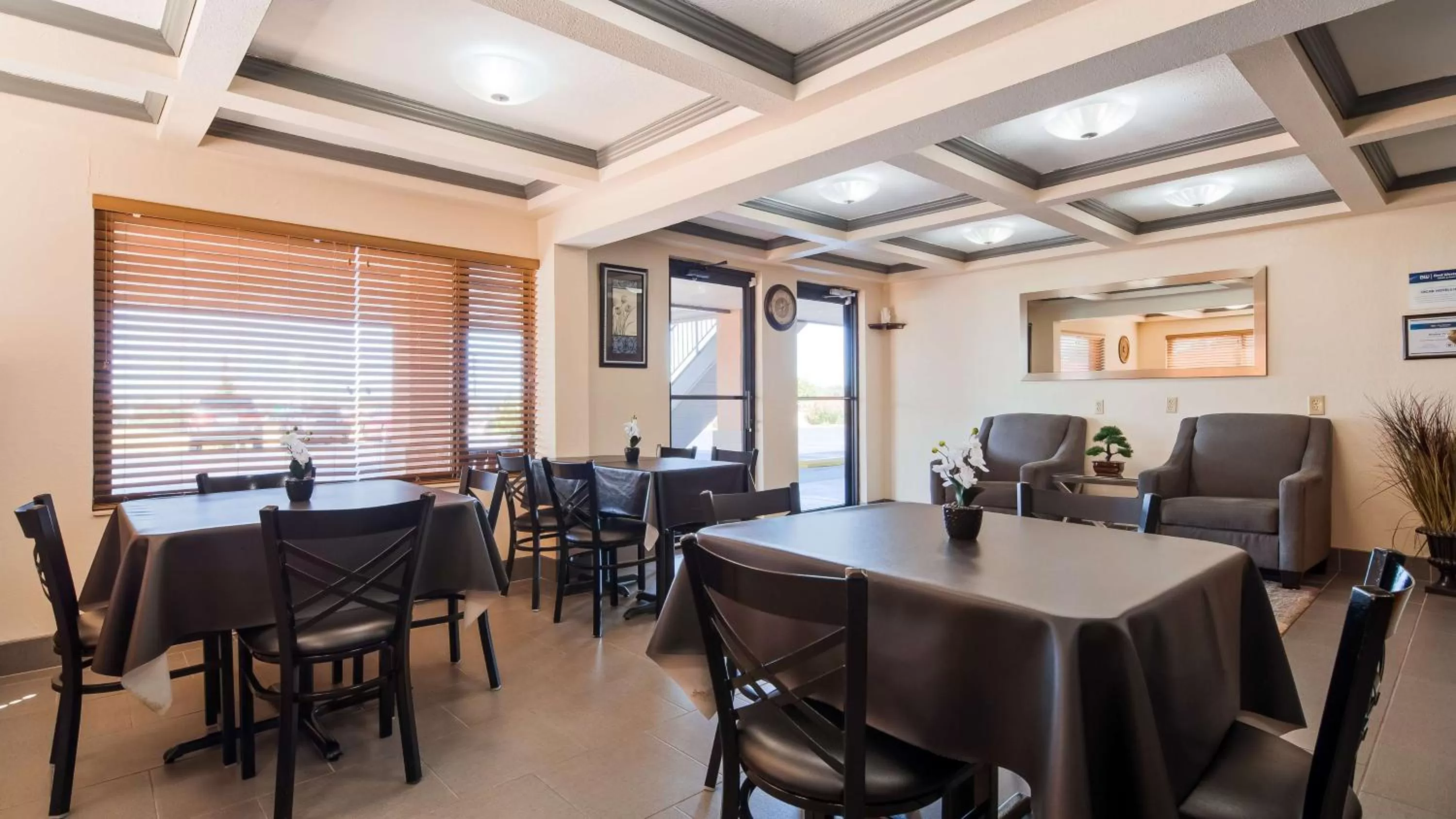 Restaurant/places to eat in Best Western Montis Inn