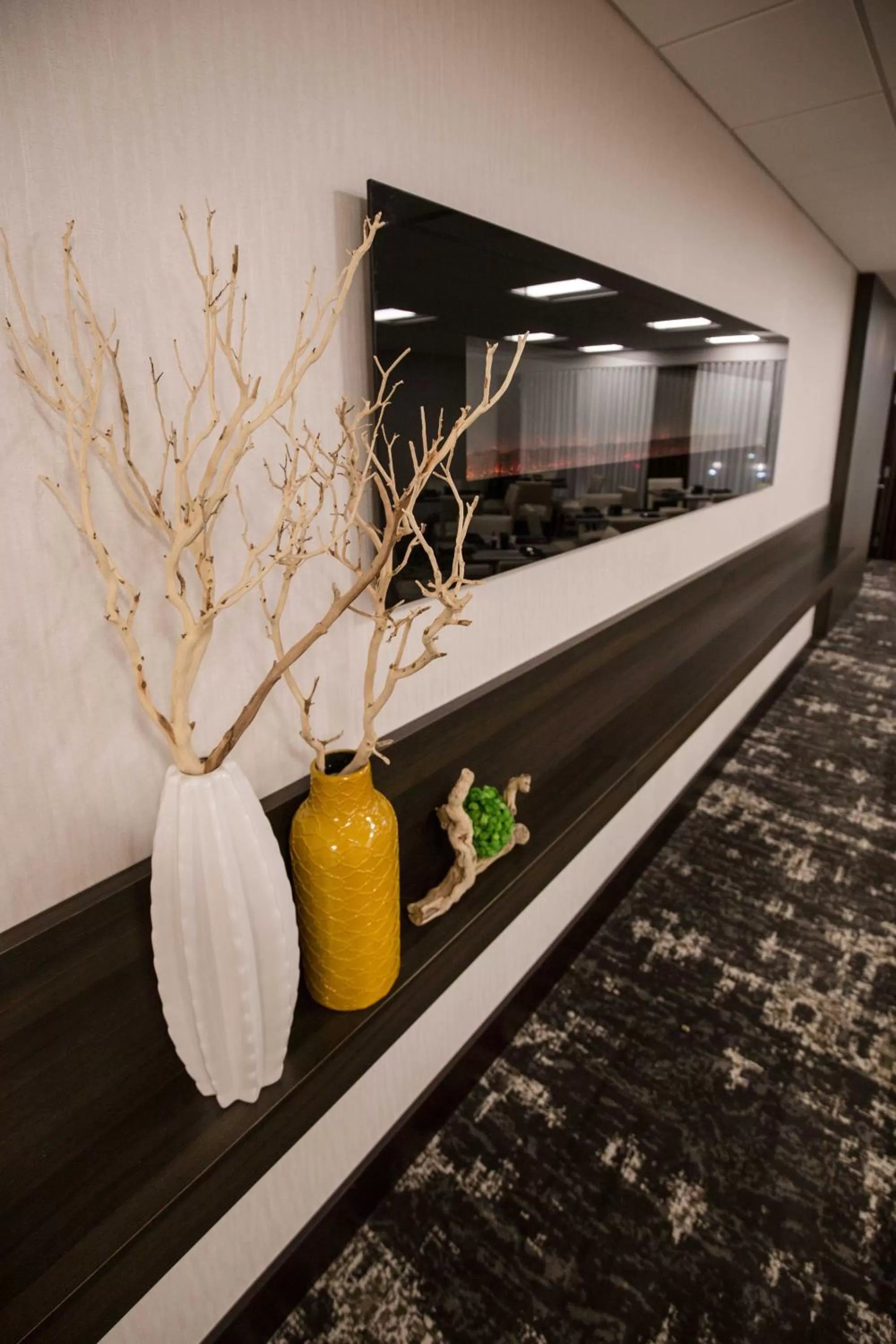 Restaurant/places to eat in Wyndham Chicago O'Hare