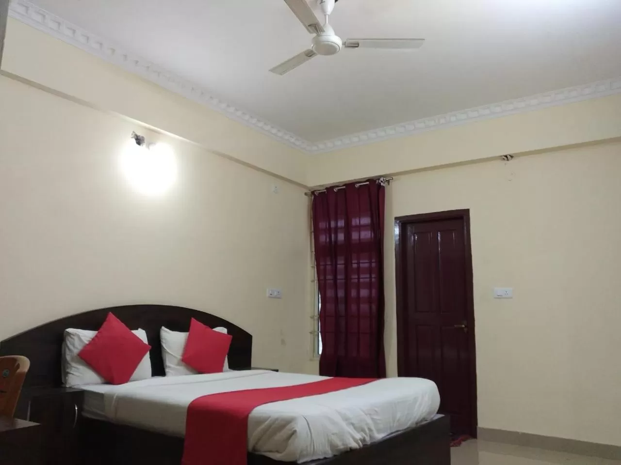 Bedroom in Srinivasa Residency