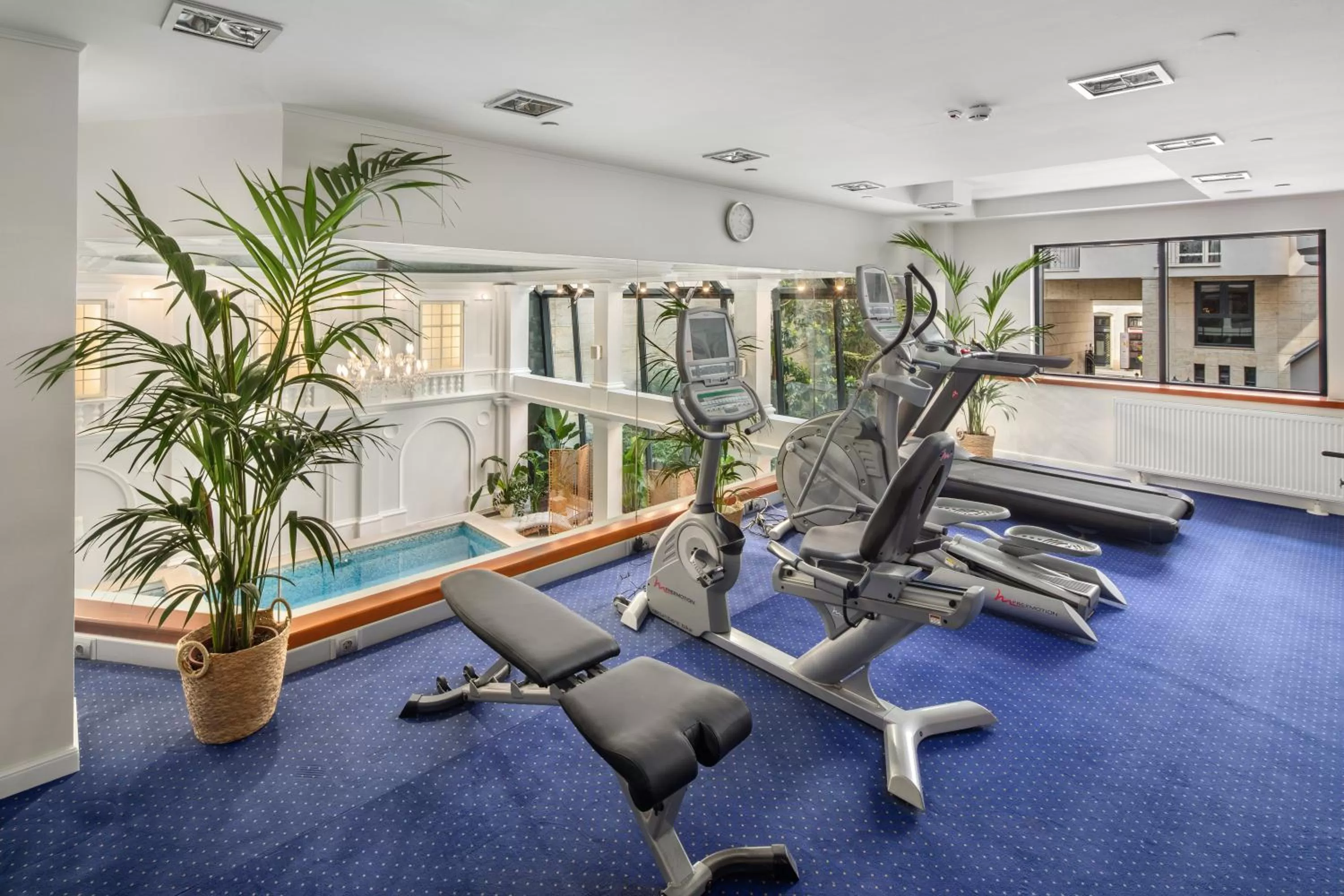 Fitness centre/facilities in Queen's Court Hotel & Residence