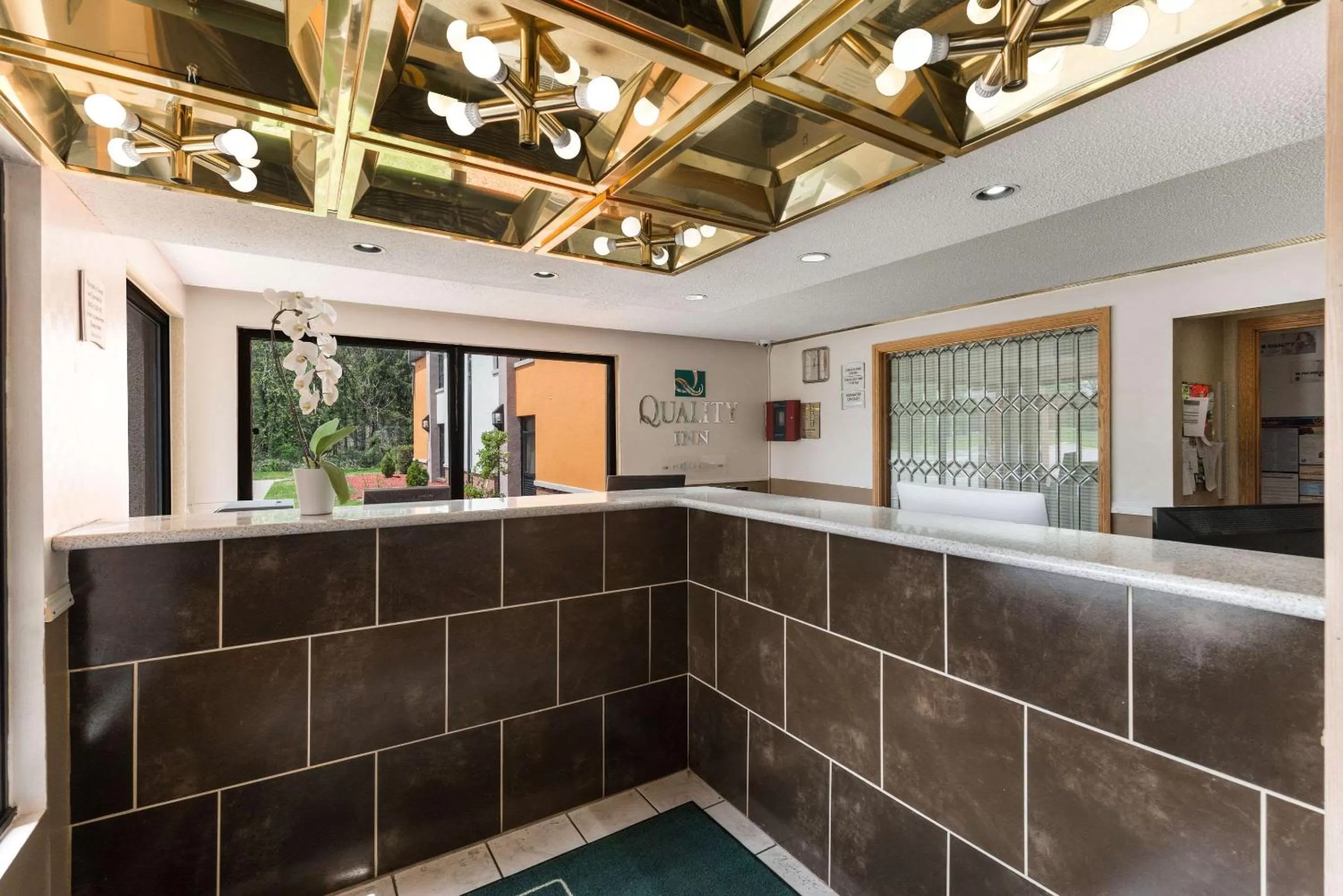 Lobby or reception in Quality Inn & Suites Portage Central