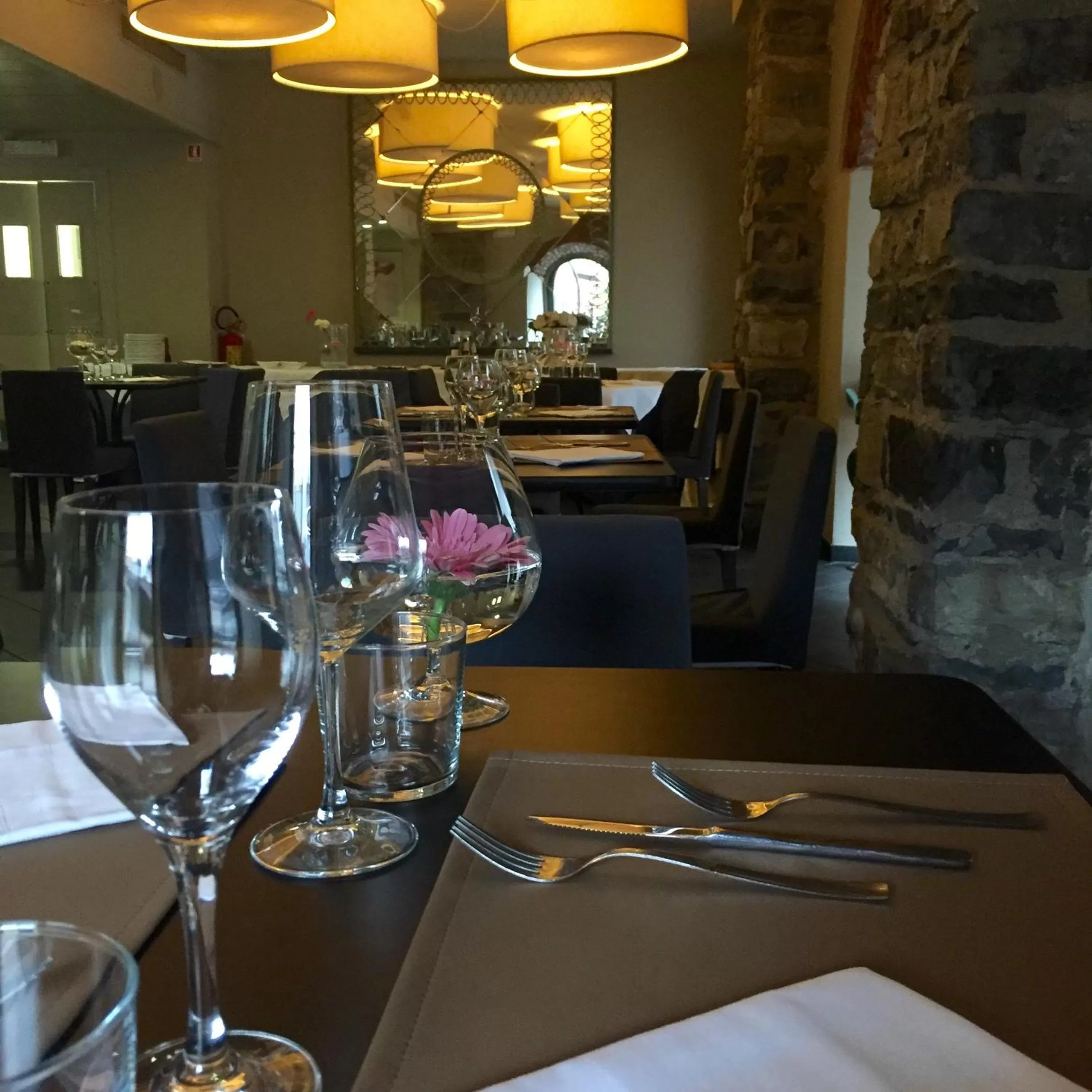 Restaurant/places to eat in Lizard Hotel