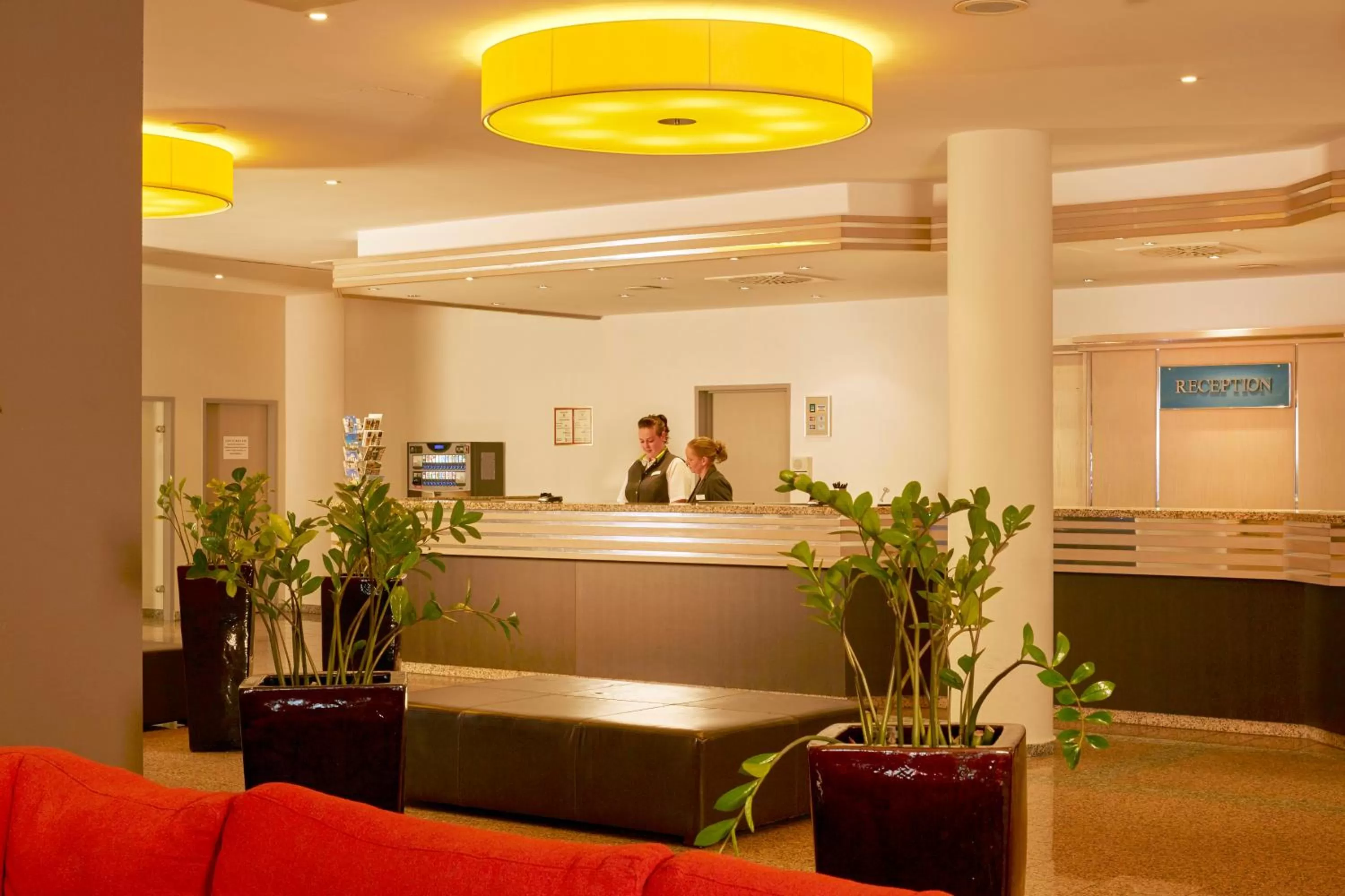 Lobby or reception in H+ Hotel Leipzig-Halle