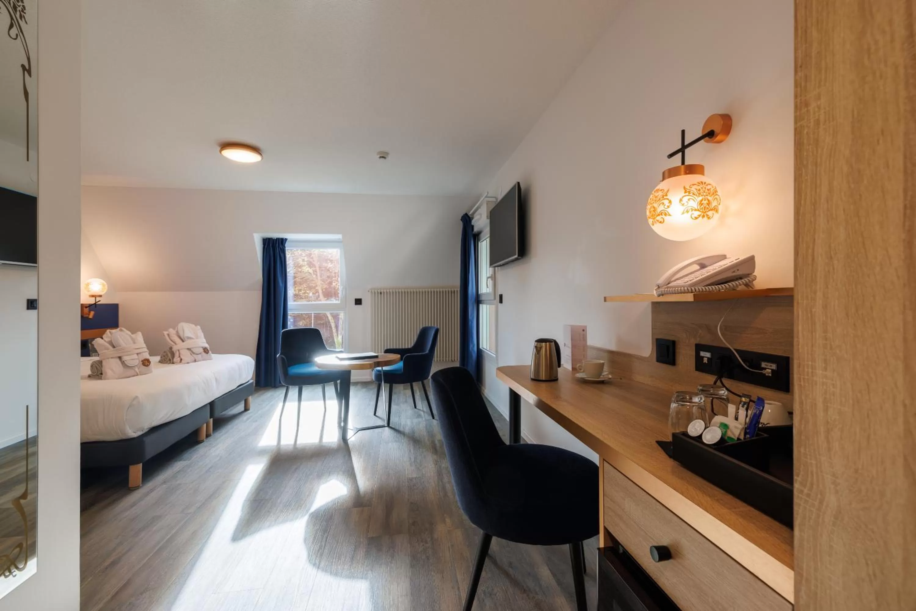 Bedroom, Bed in Hotel SPA Husseren Collections - Proche Colmar - Eguisheim