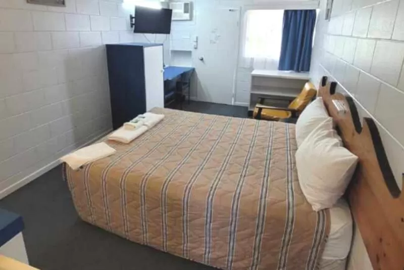 Photo of the whole room, Bed in Innisfail City Motel