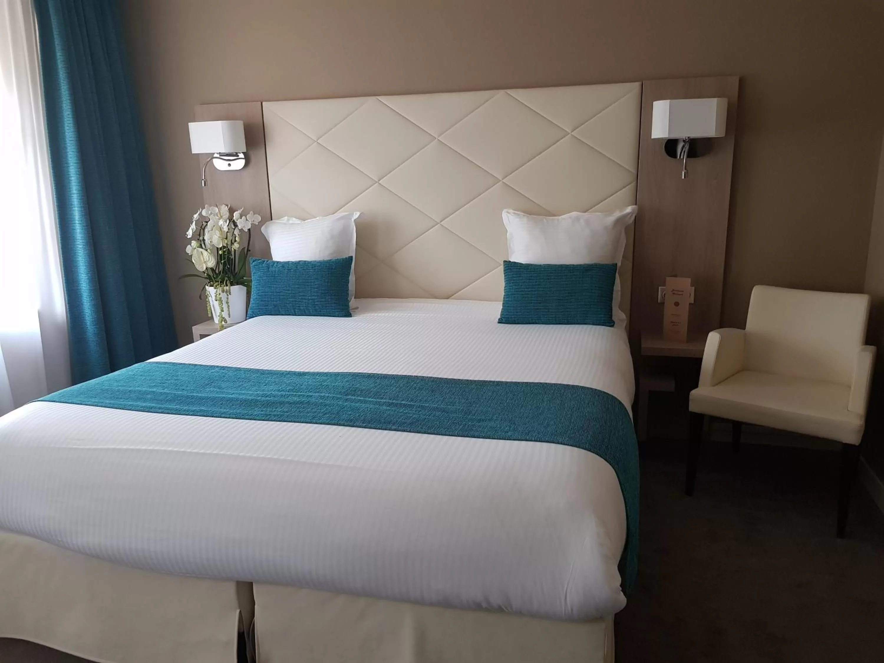 Bed in Hotel Normandy