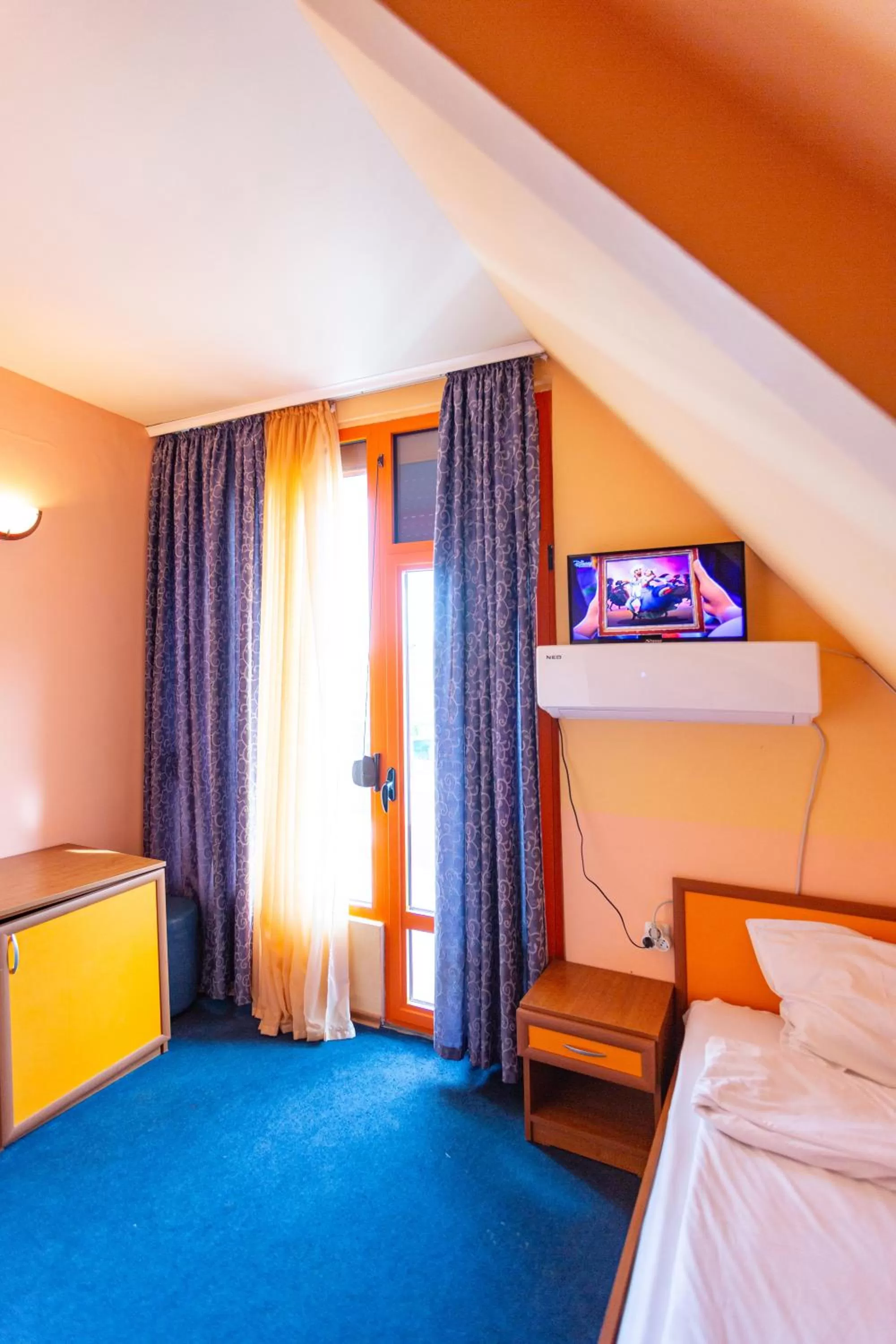 Bed in Family Hotel Jemelly