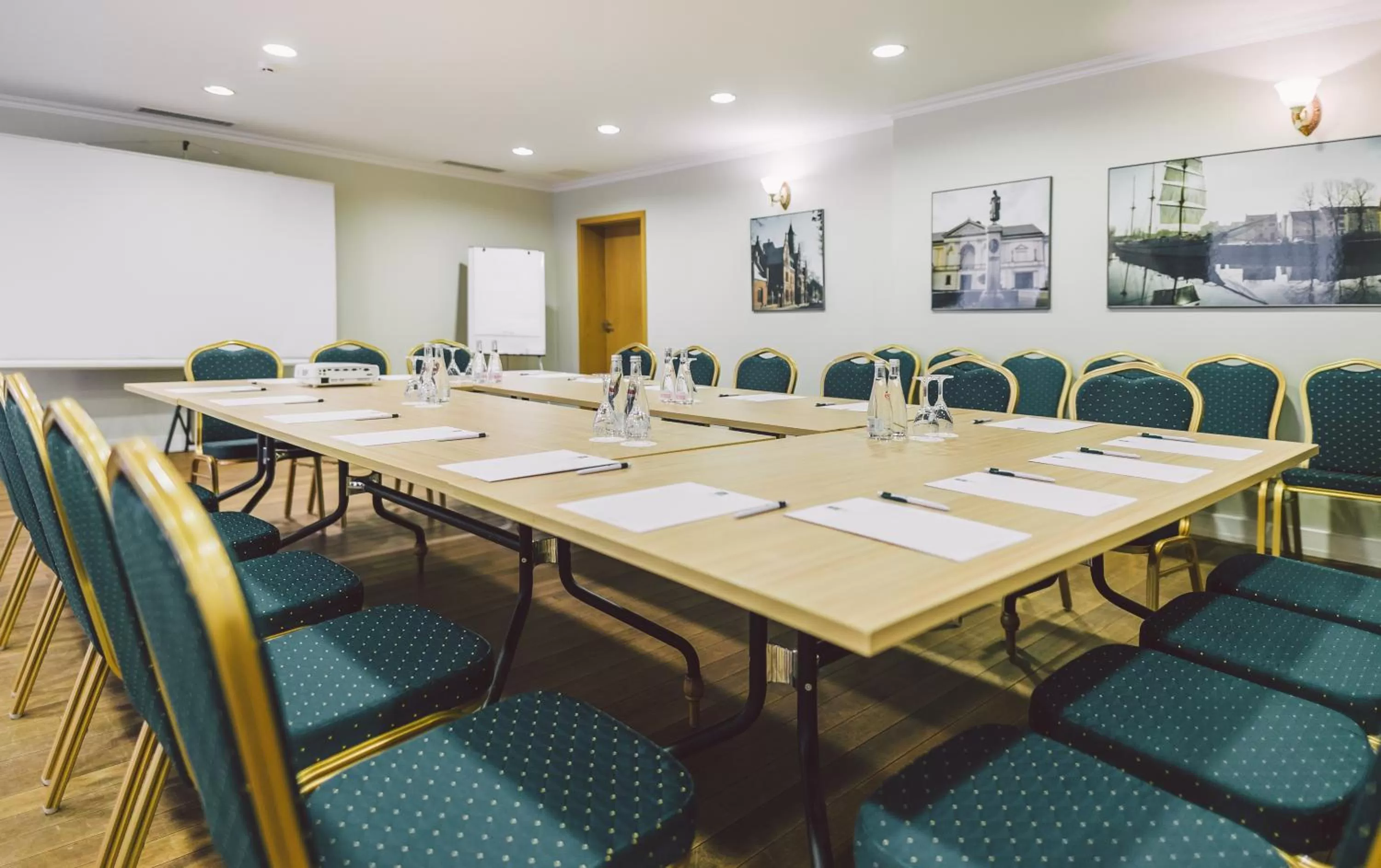 TV and multimedia in Euterpe Hotel