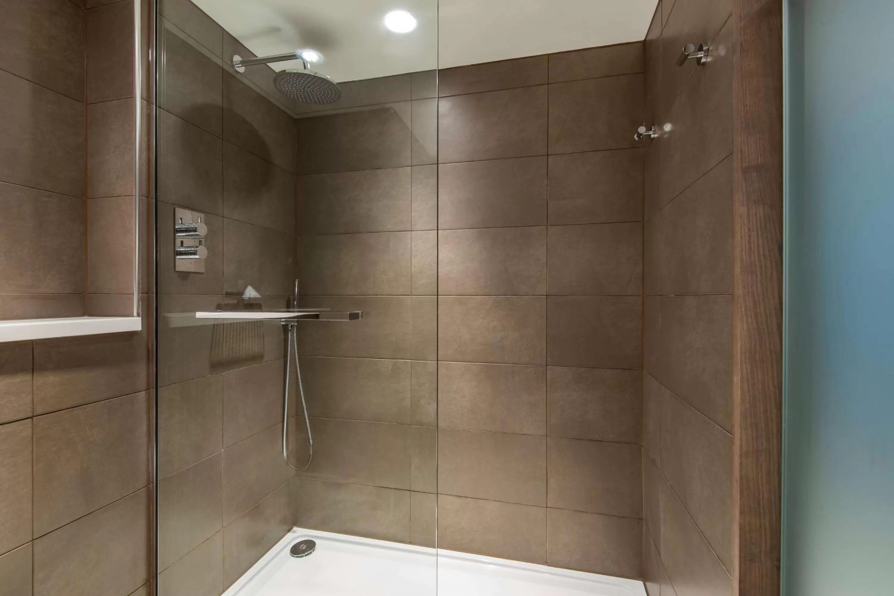 Bathroom in Radisson Blu Manchester Airport