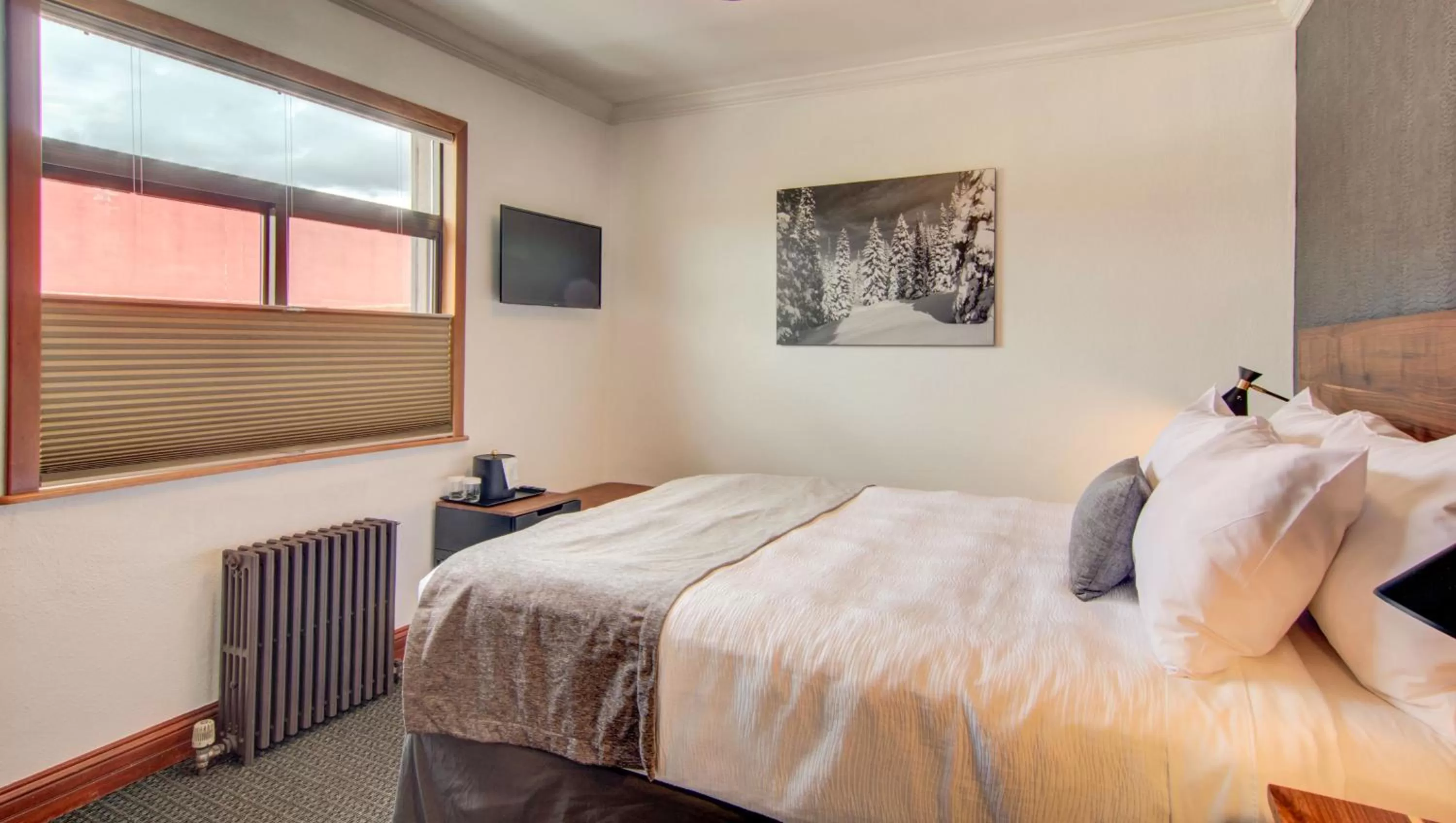 Bedroom, Bed in The Bristol Hotel