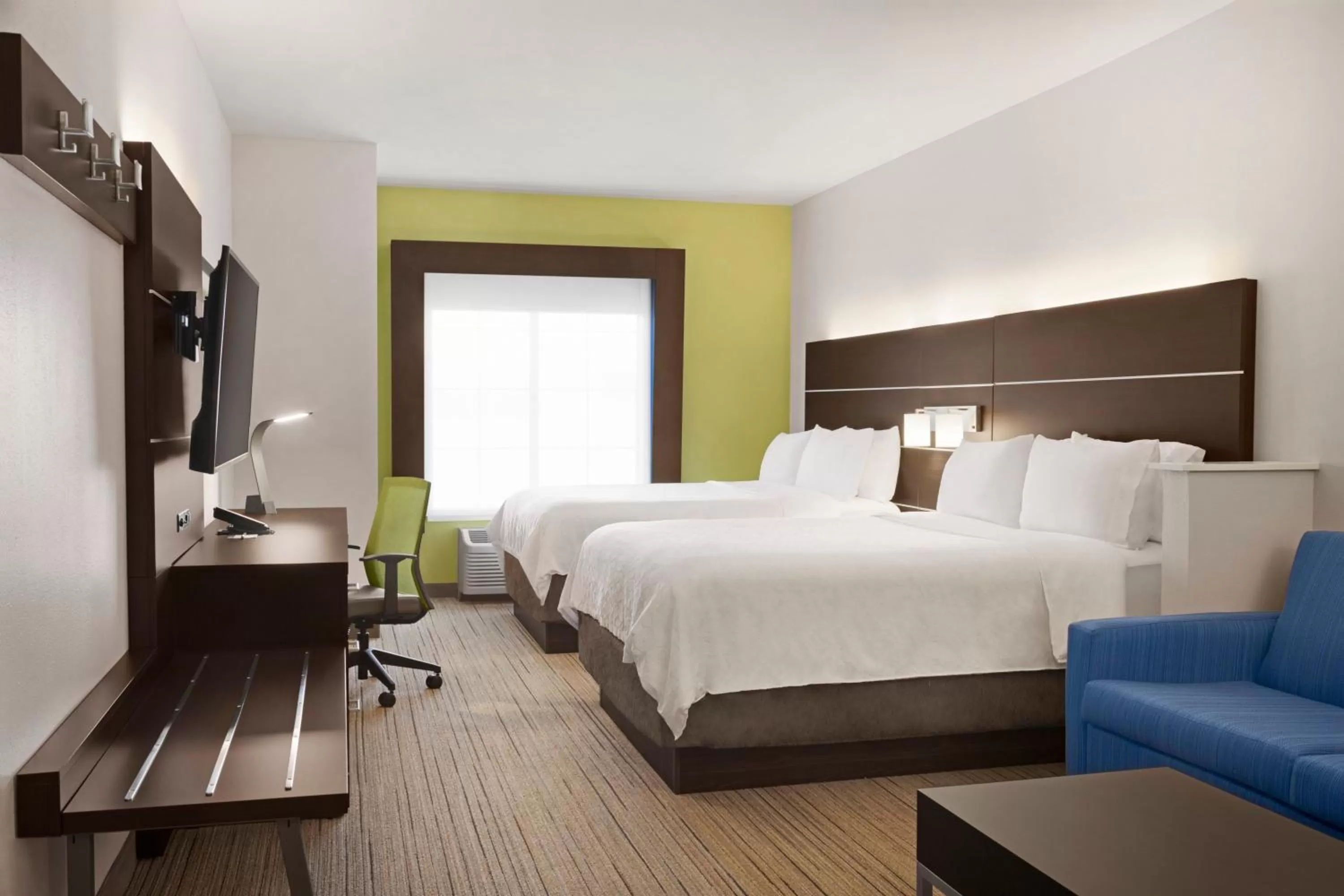 Photo of the whole room, Bed in Holiday Inn Express Hotel & Suites Durant by IHG