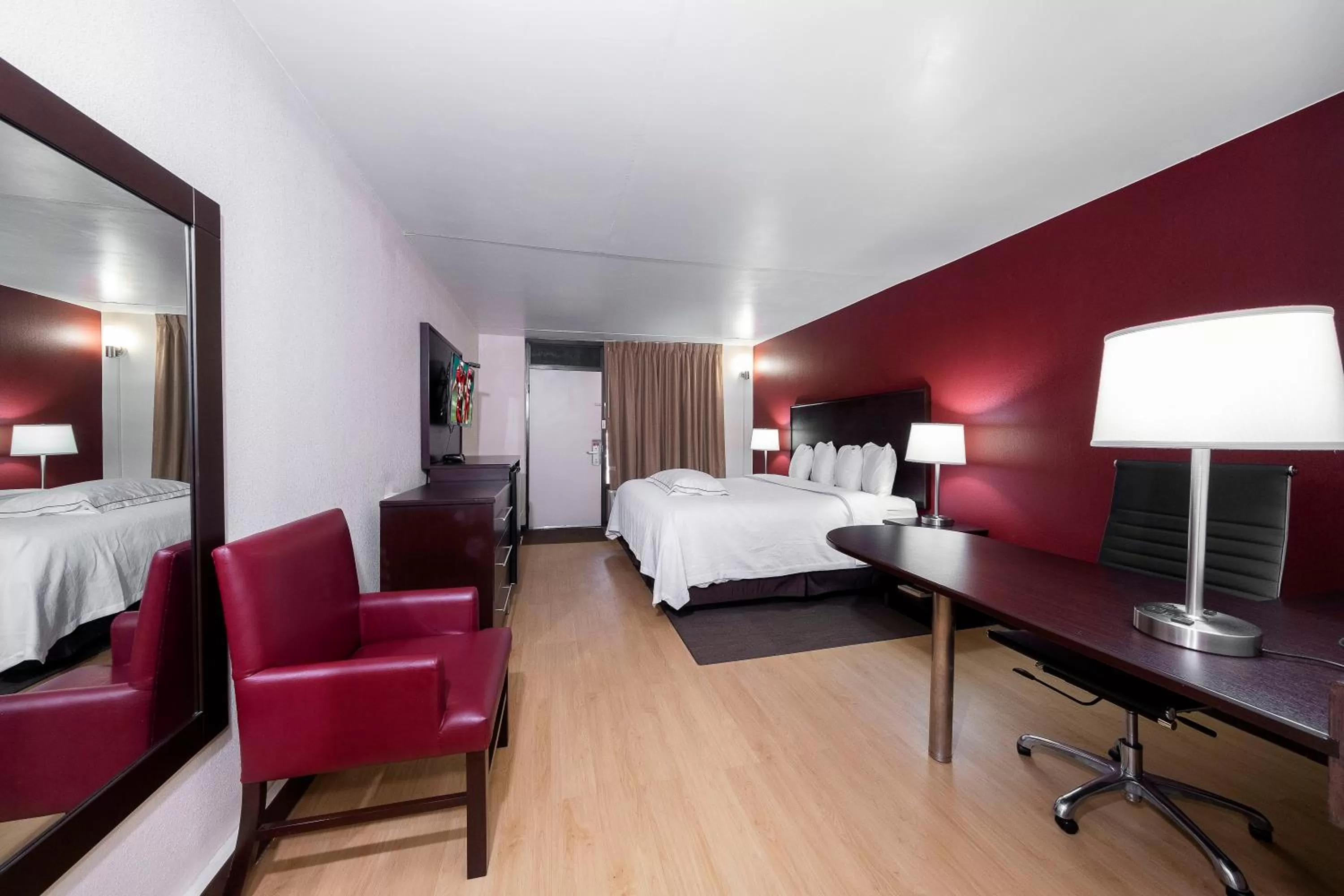 Premium King Room Disability Access Smoke Free (Upgraded Bedding & Snack Box) in Red Roof Inn PLUS+ Huntsville – Madison