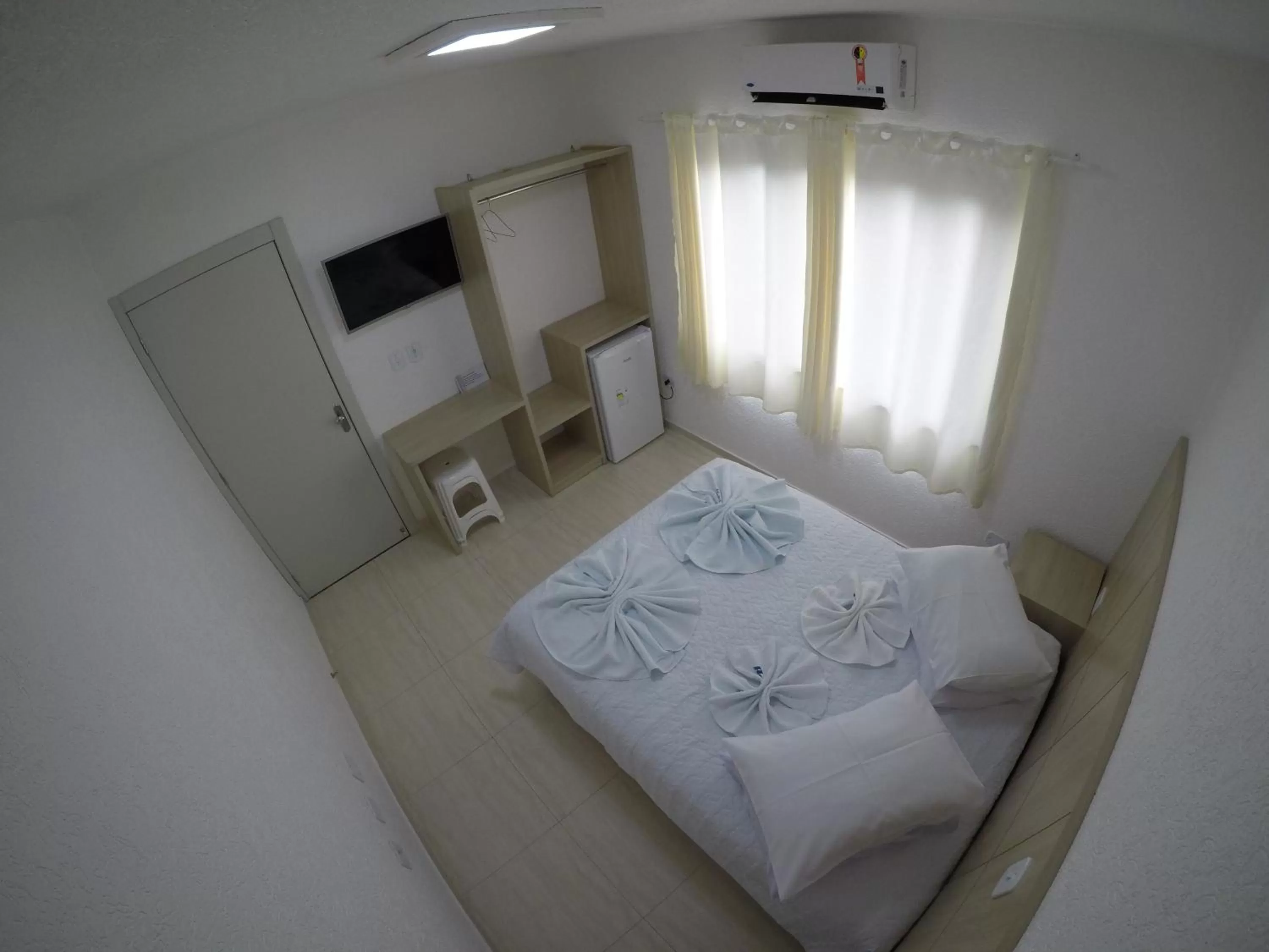 Photo of the whole room, Bed in Hotel Dove