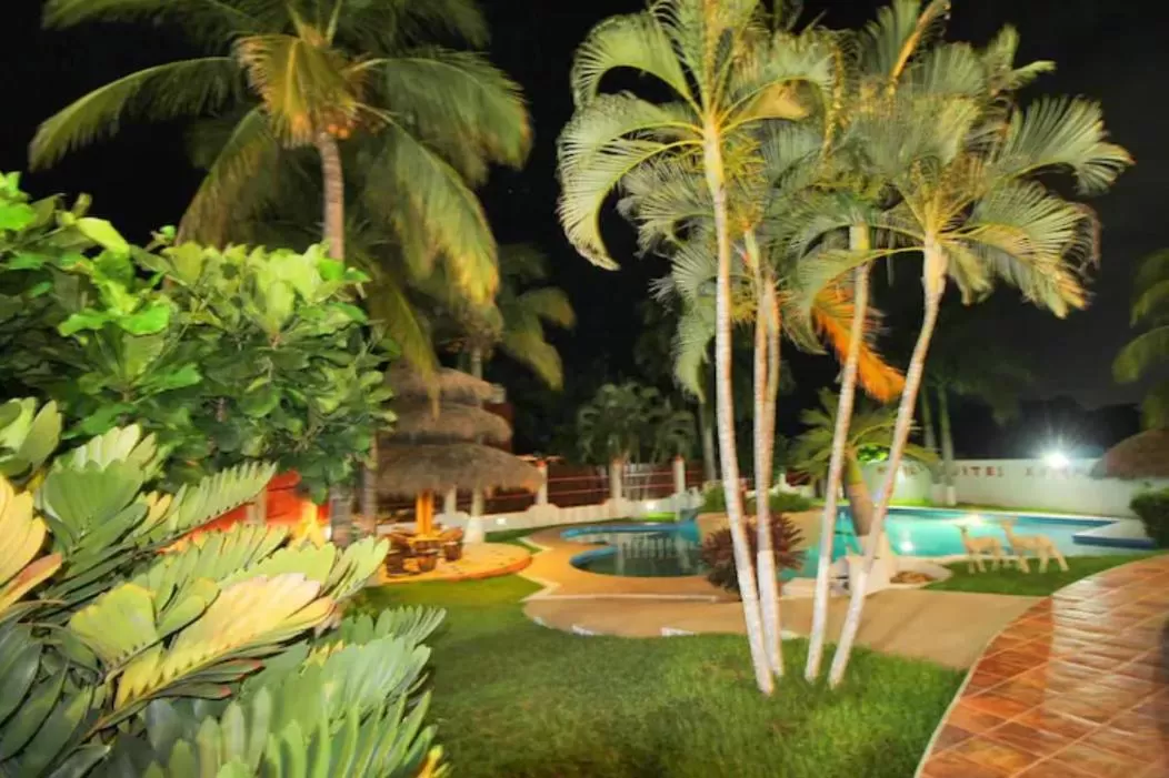 Property building, Swimming Pool in Suites Ximajo