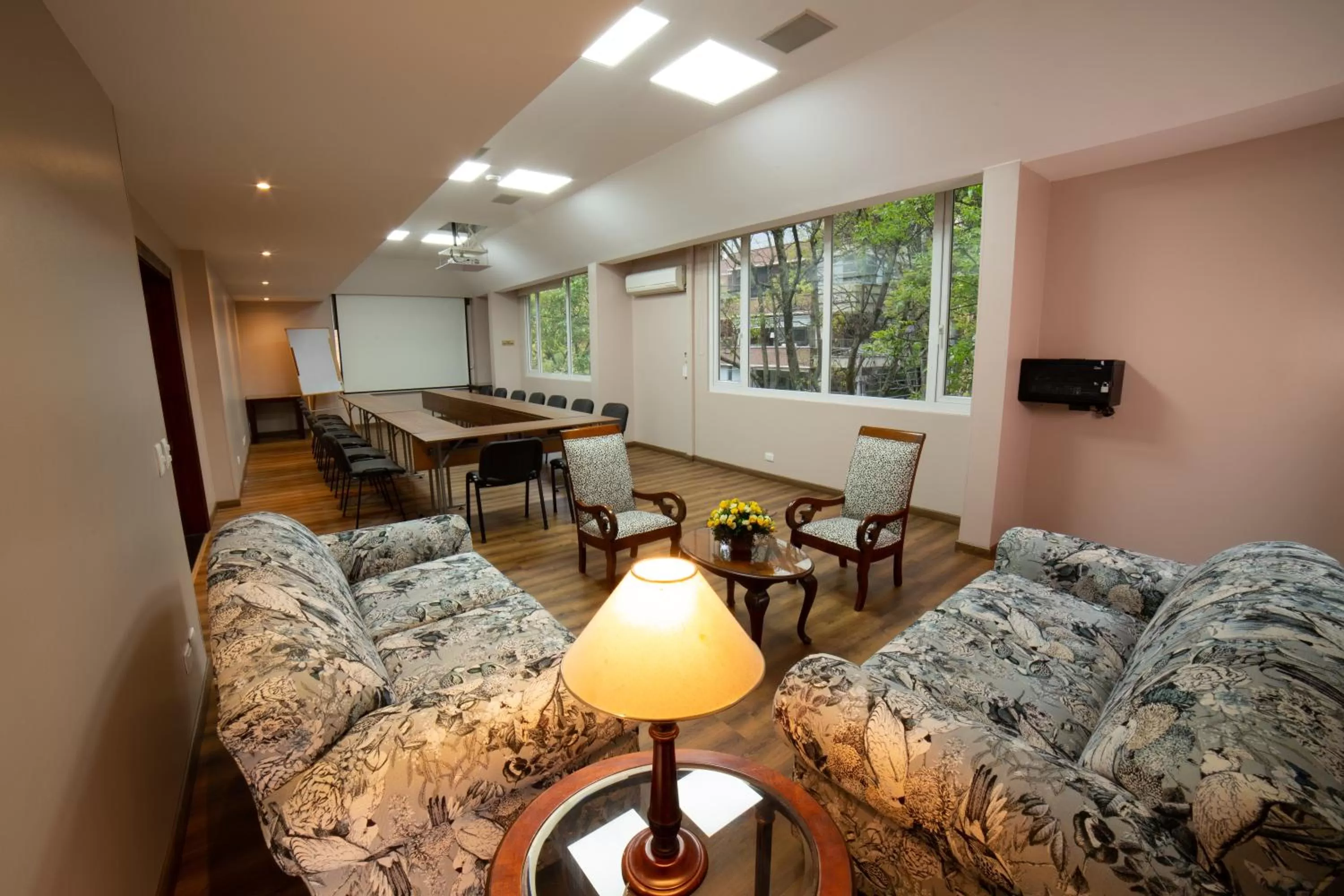 Meeting/conference room in Hotel Portón de la Cabrera