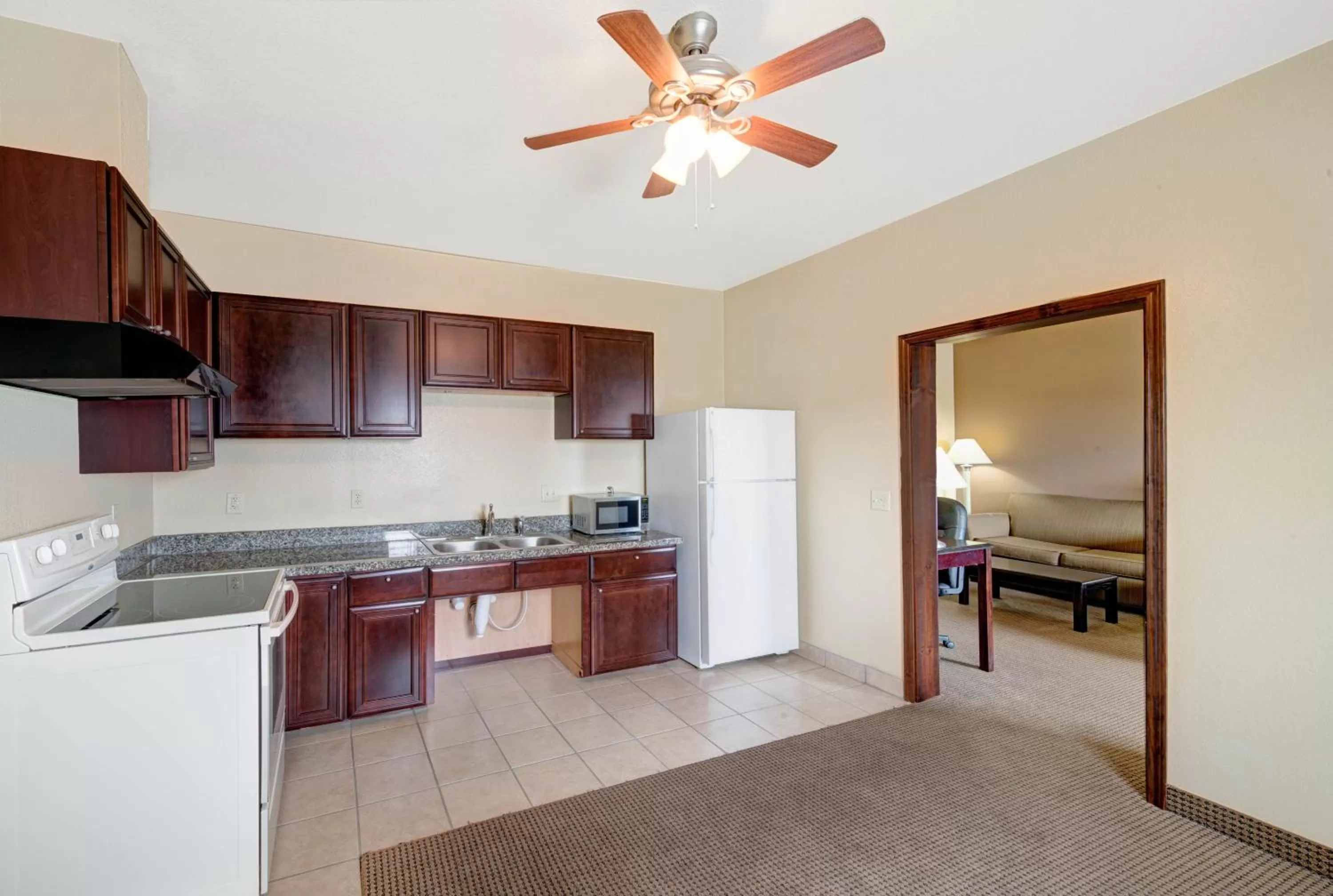 Kitchen or kitchenette in Baymont by Wyndham Decatur