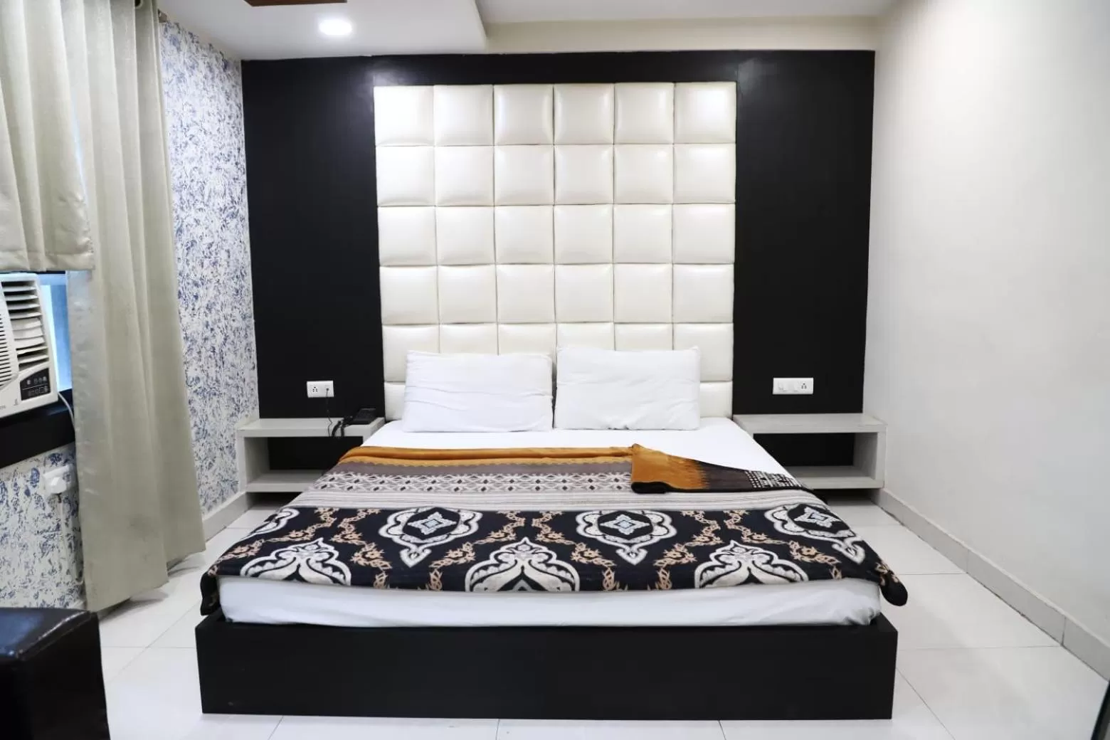 Bed in HOTEL VEER BHUMI PALACE