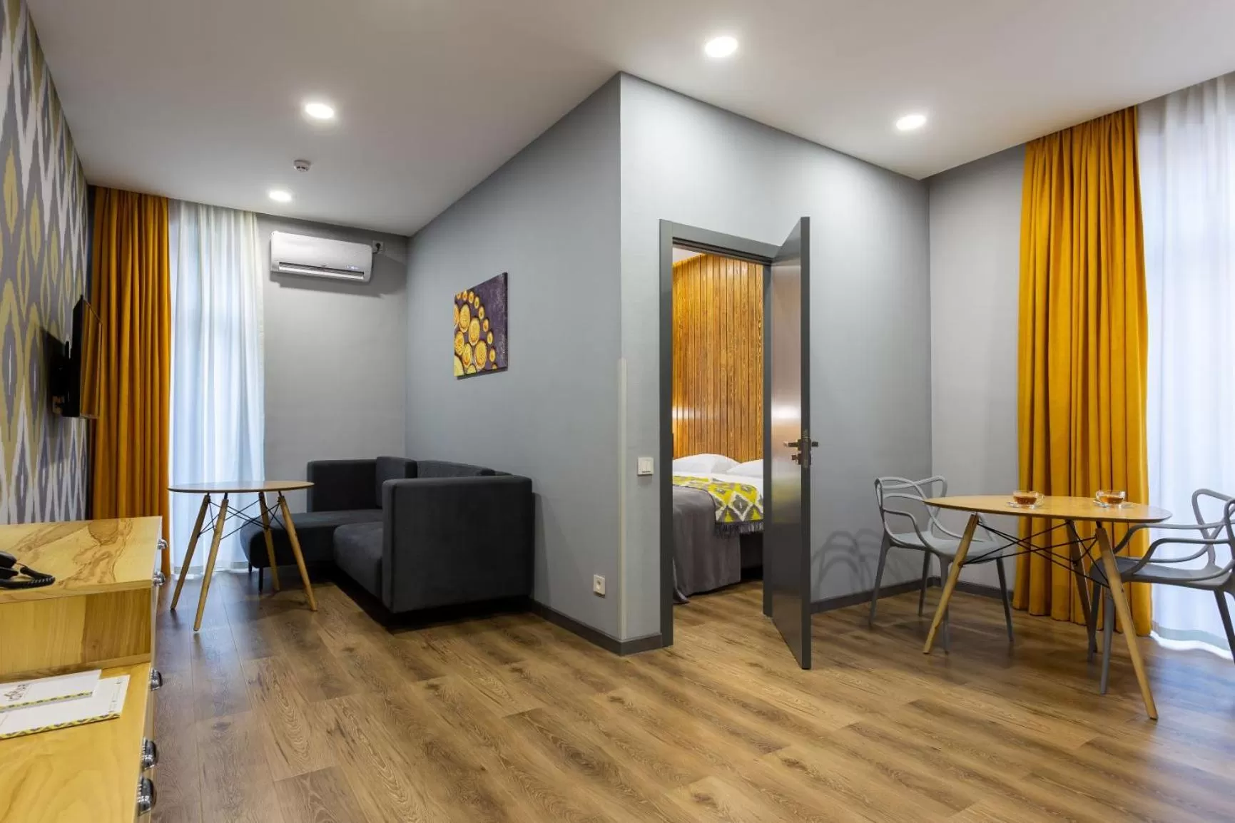 Dining area, TV/Entertainment Center in IGMAR Apart Hotel