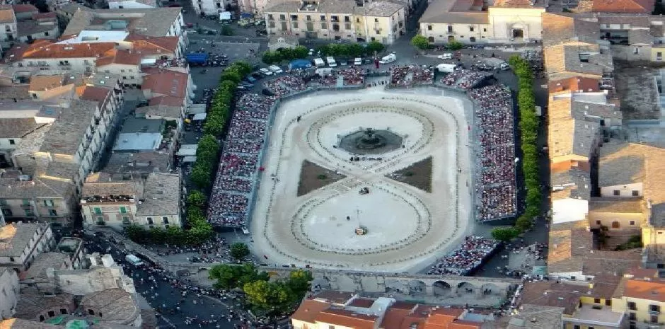 Nearby landmark in Dietro Piazza Maggiore