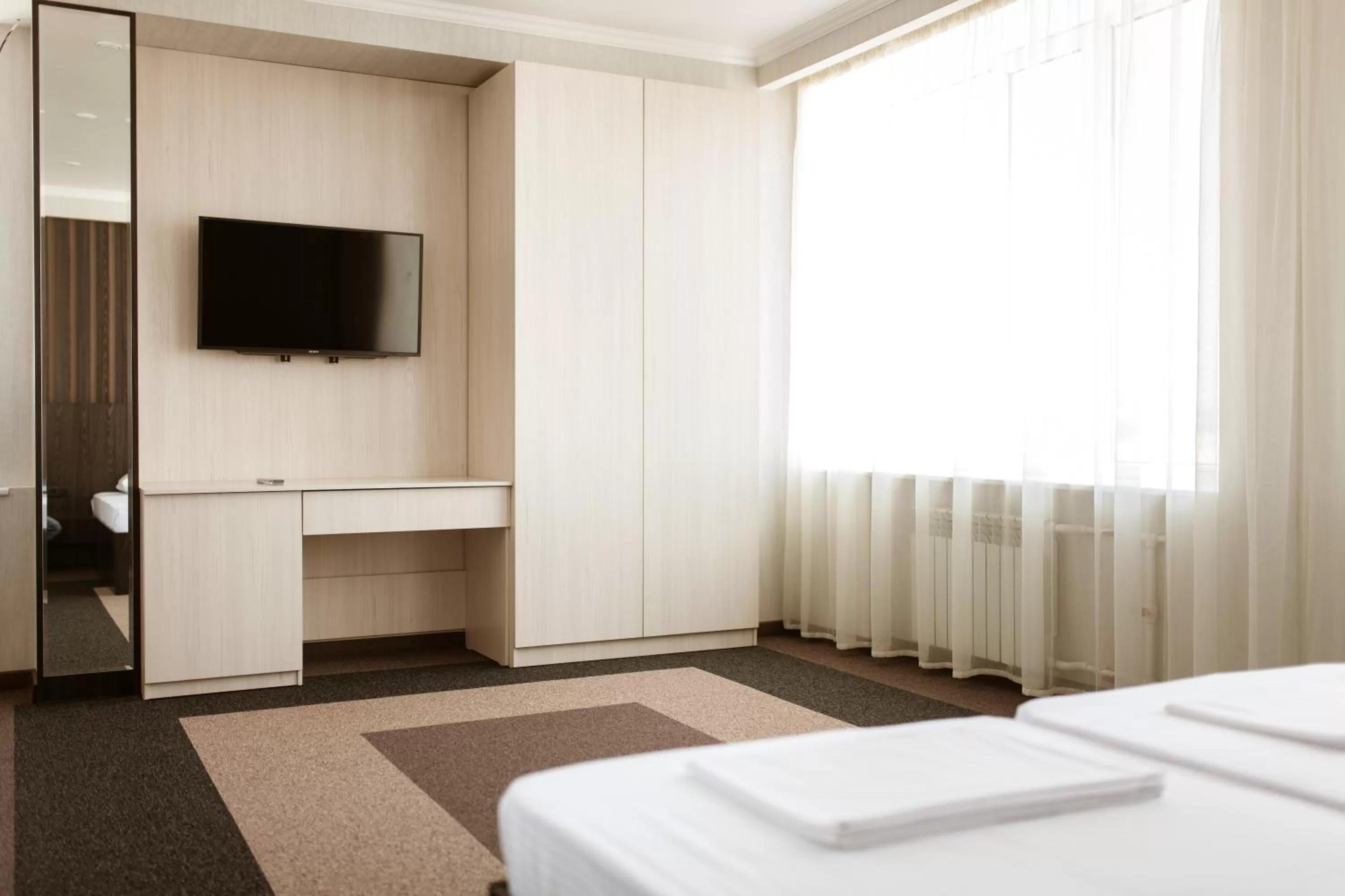 Photo of the whole room in Meridian