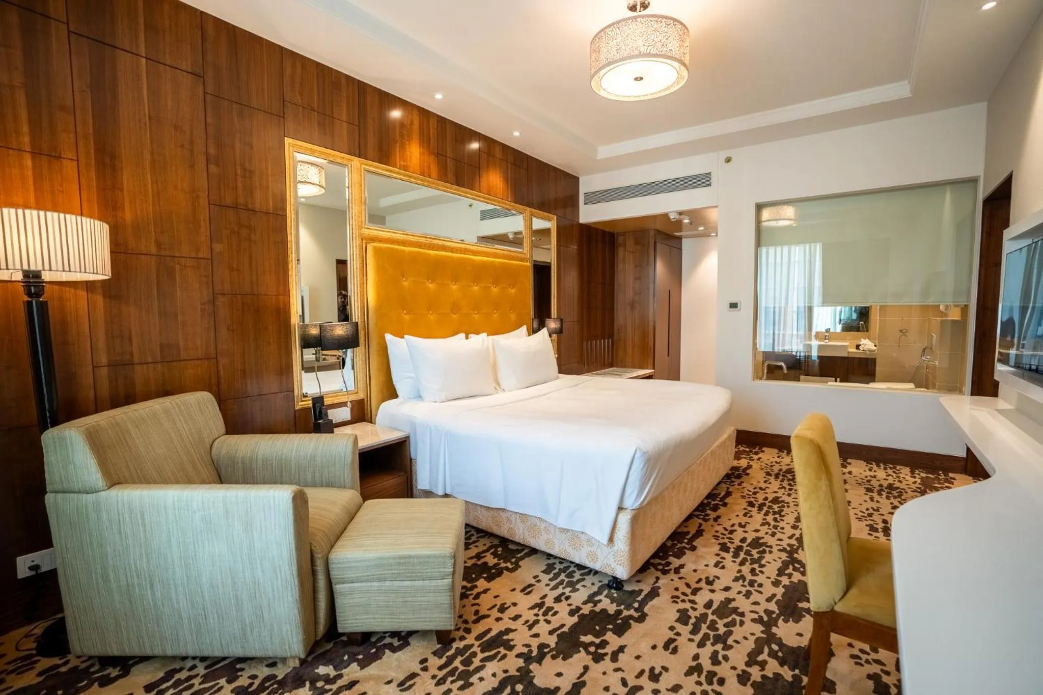 Bedroom, Bed in Radisson Blu Pune Hinjawadi