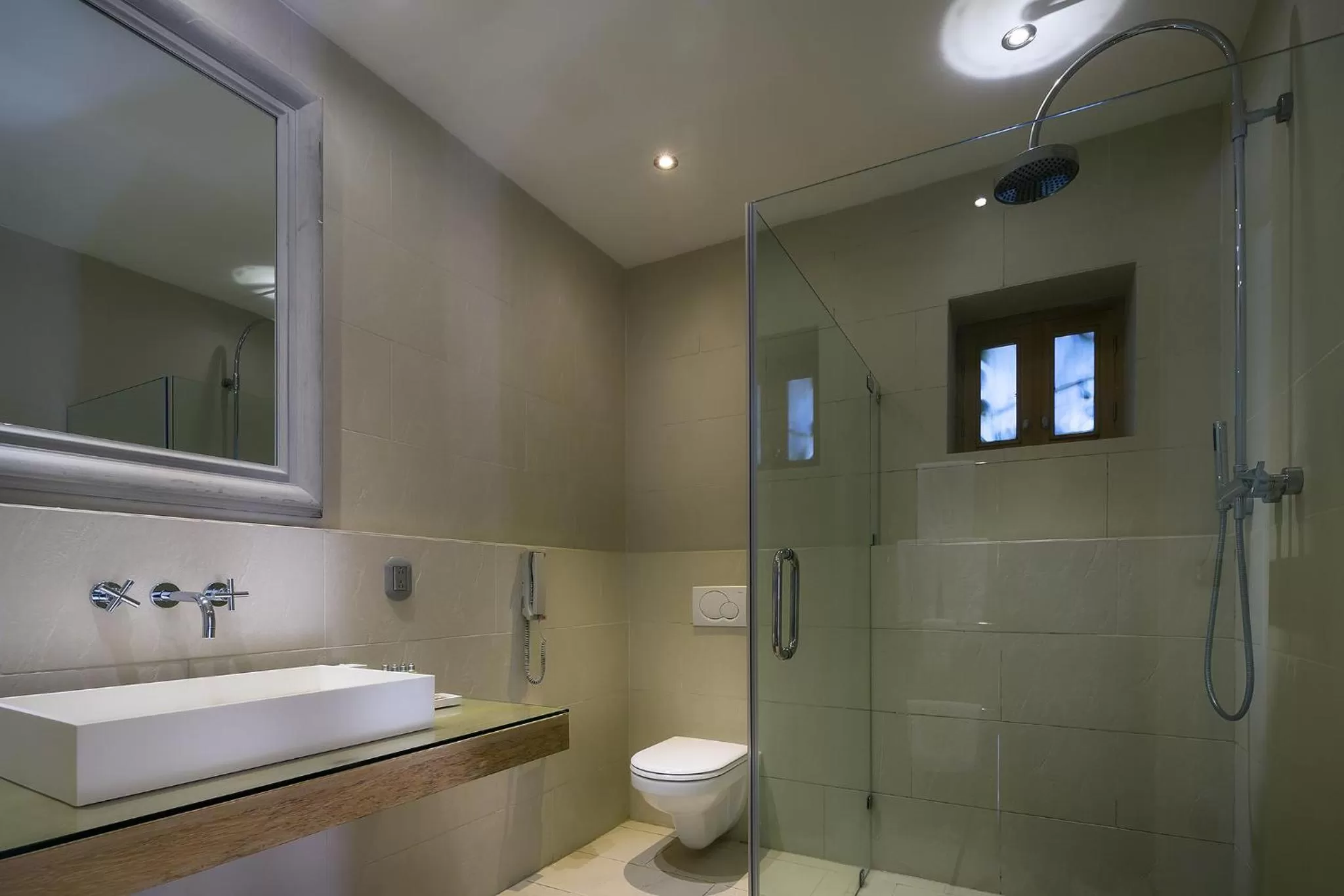 Shower in Billini Hotel, Historic Luxury