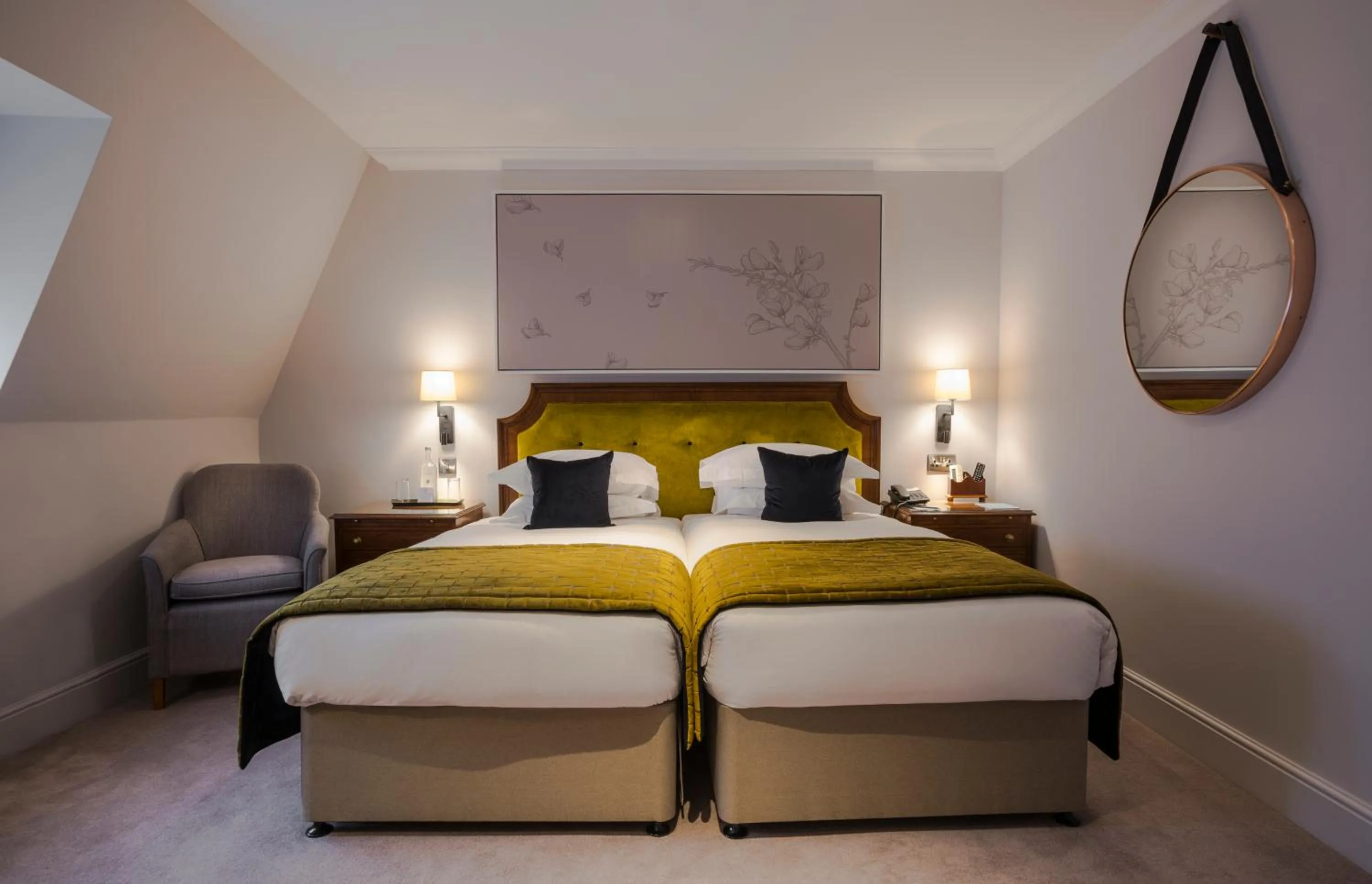 Bedroom, Bed in Sloane Place