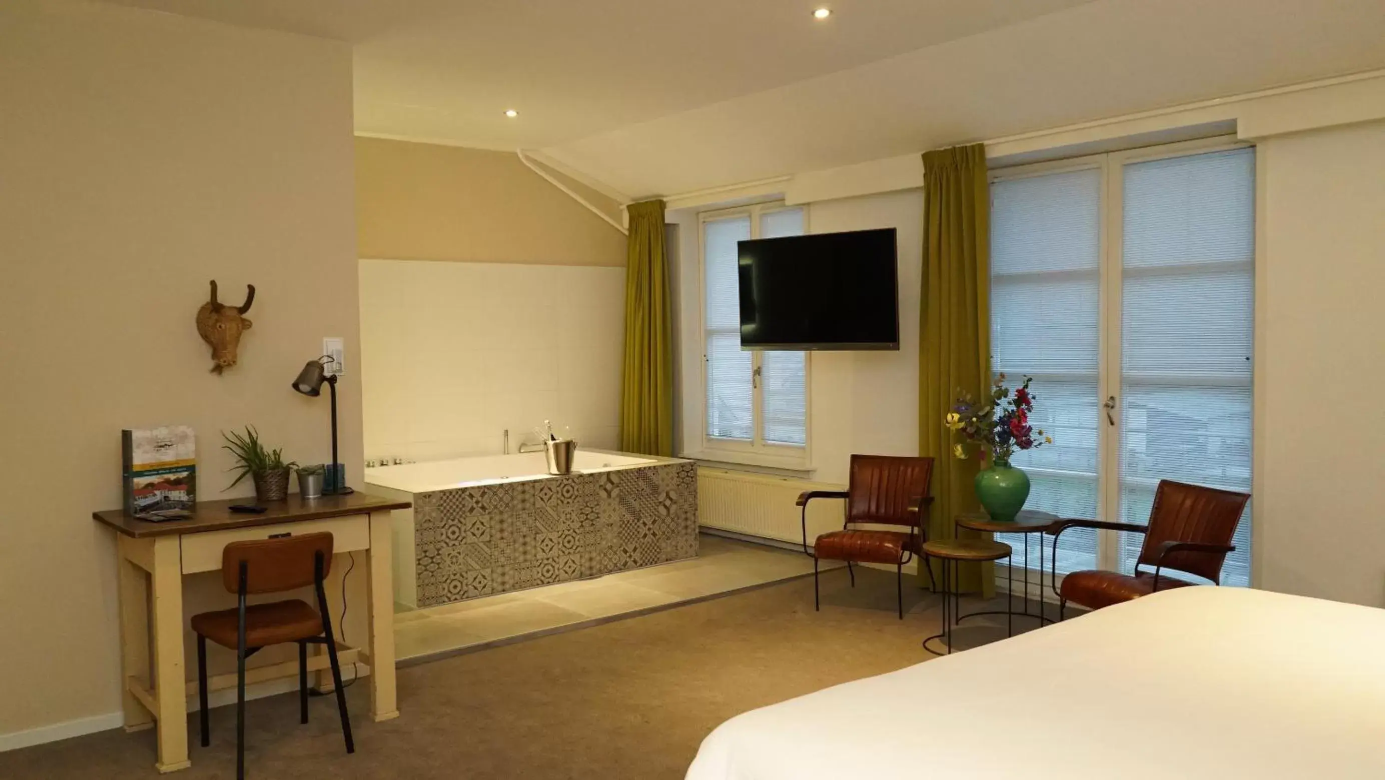 King Suite with Spa Bath in Hotel Hoevevoorde King Suite with Spa Bath in Hotel Hoevevoorde