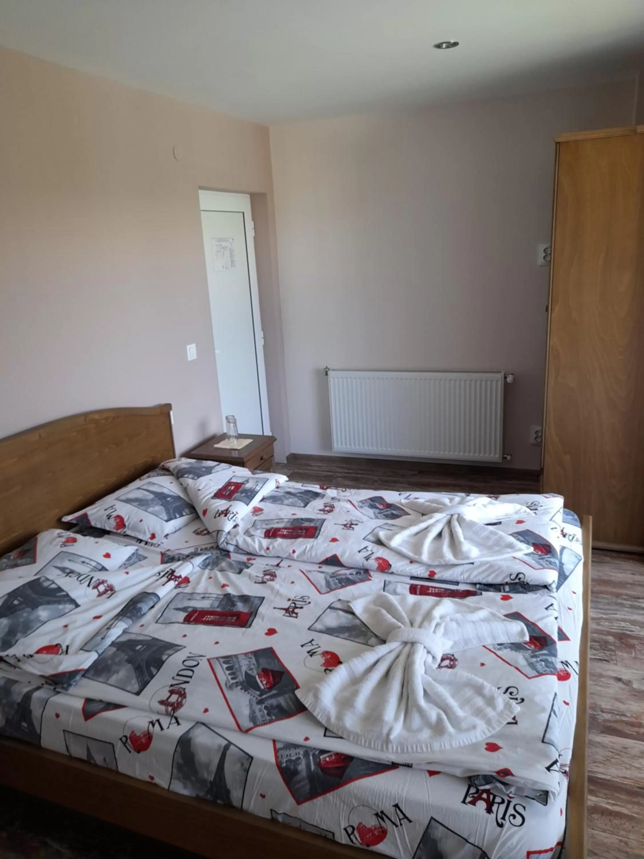 Double or Twin Room with Balcony in Guest house-restaurant St. George / Къща за гости-ресторант Свети Георги