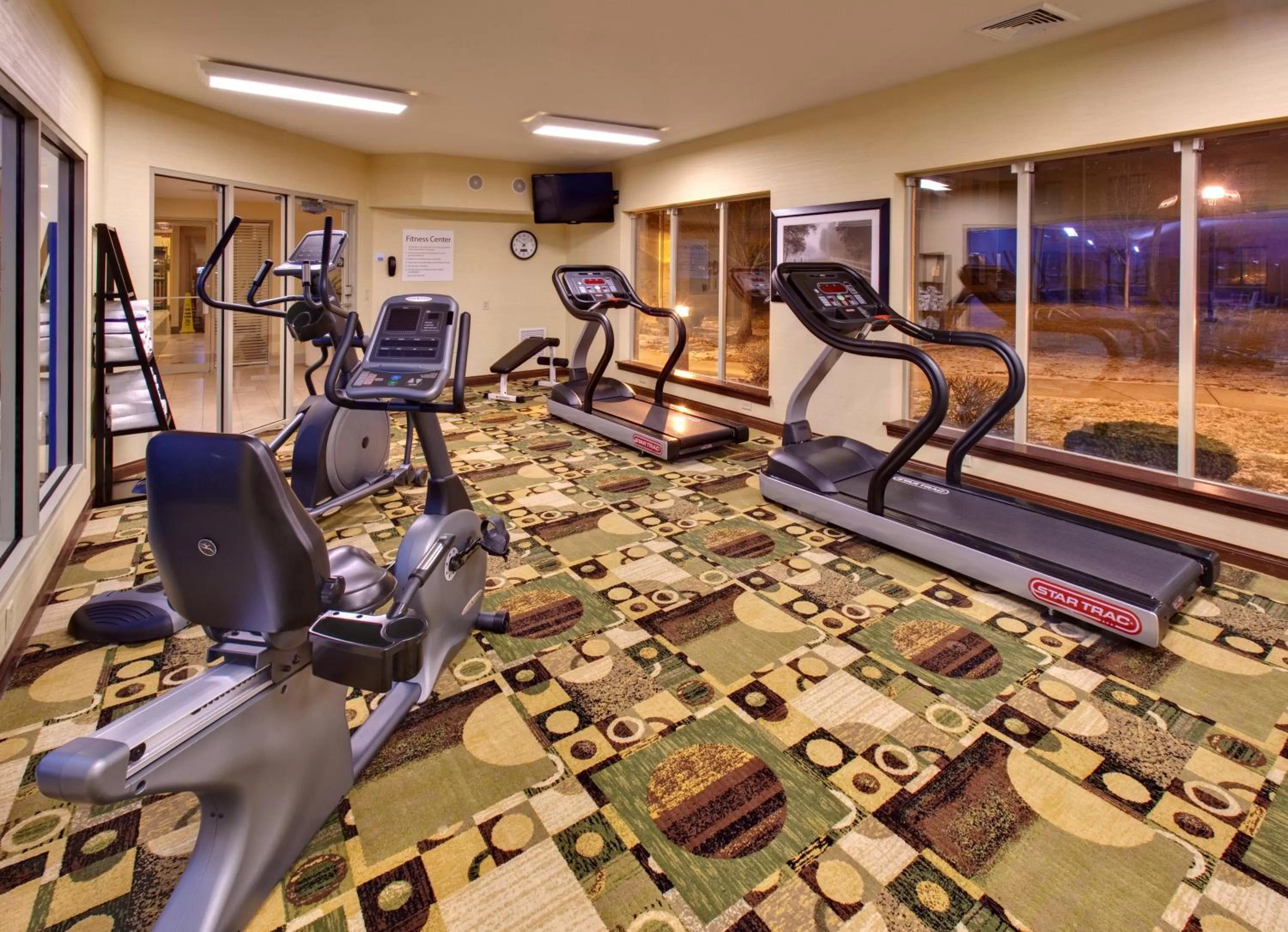 Fitness centre/facilities in Holiday Inn Express Hotel & Suites Pleasant Prairie-Kenosha by IHG