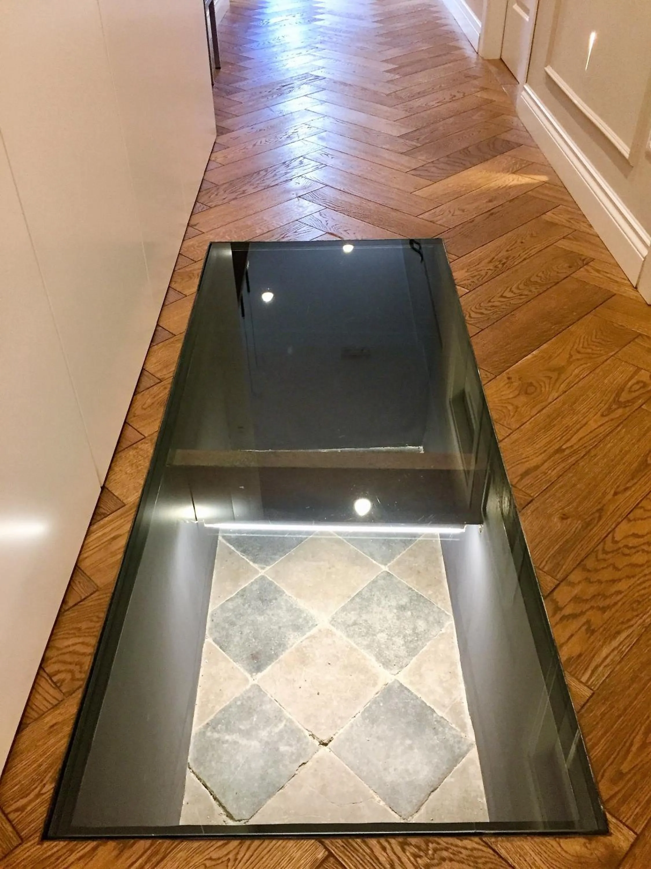 Communal lounge/ TV room in Palazzo Baj in Trastevere