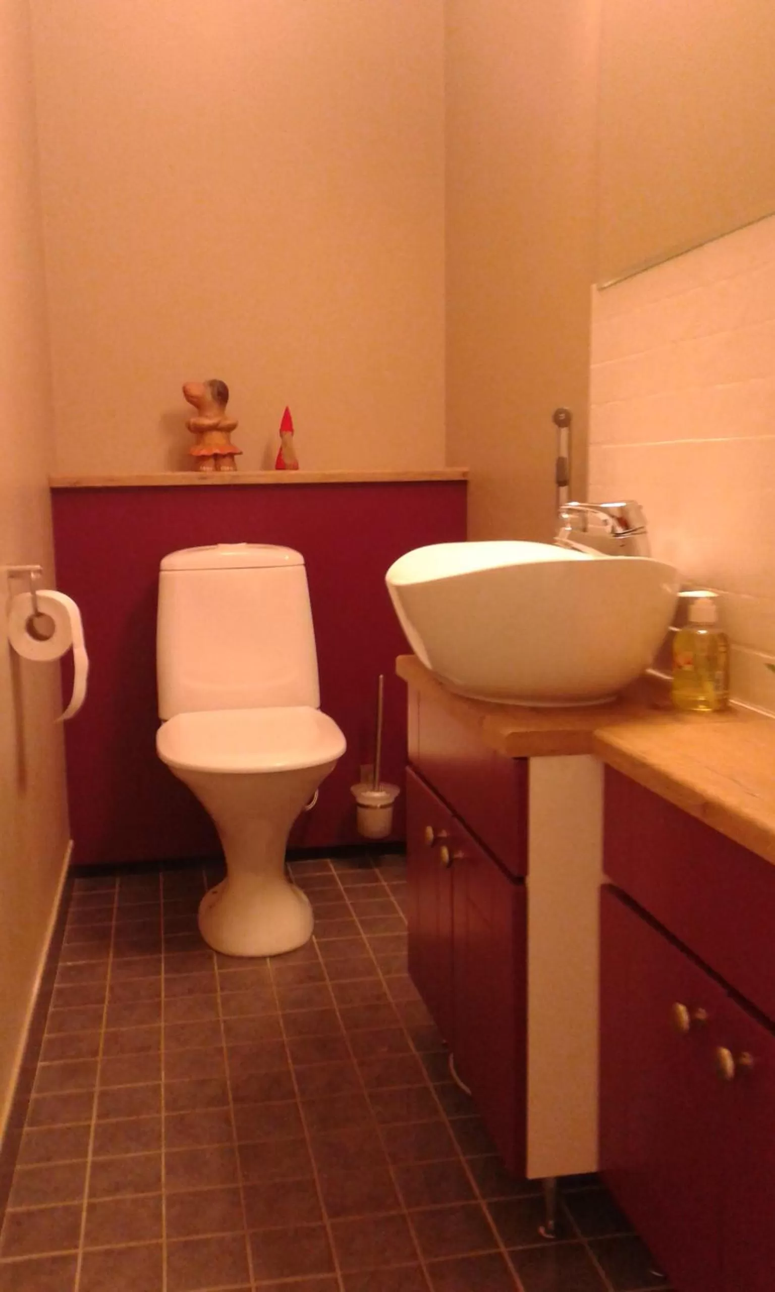 Toilet, Bathroom in Matkustajakoti Kuutamo Guesthouse