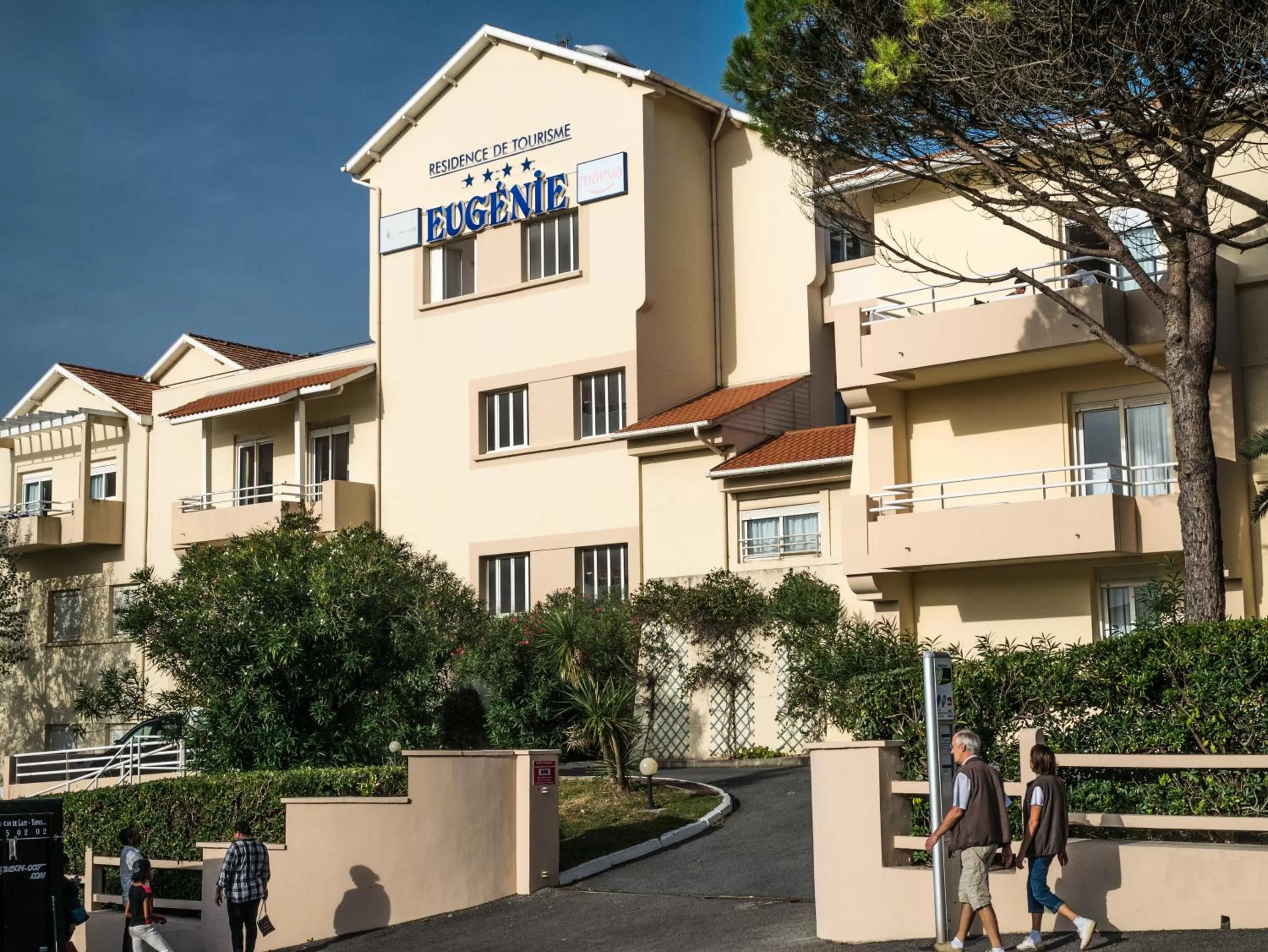 Facade/entrance in Résidence Mer & Golf Eugénie