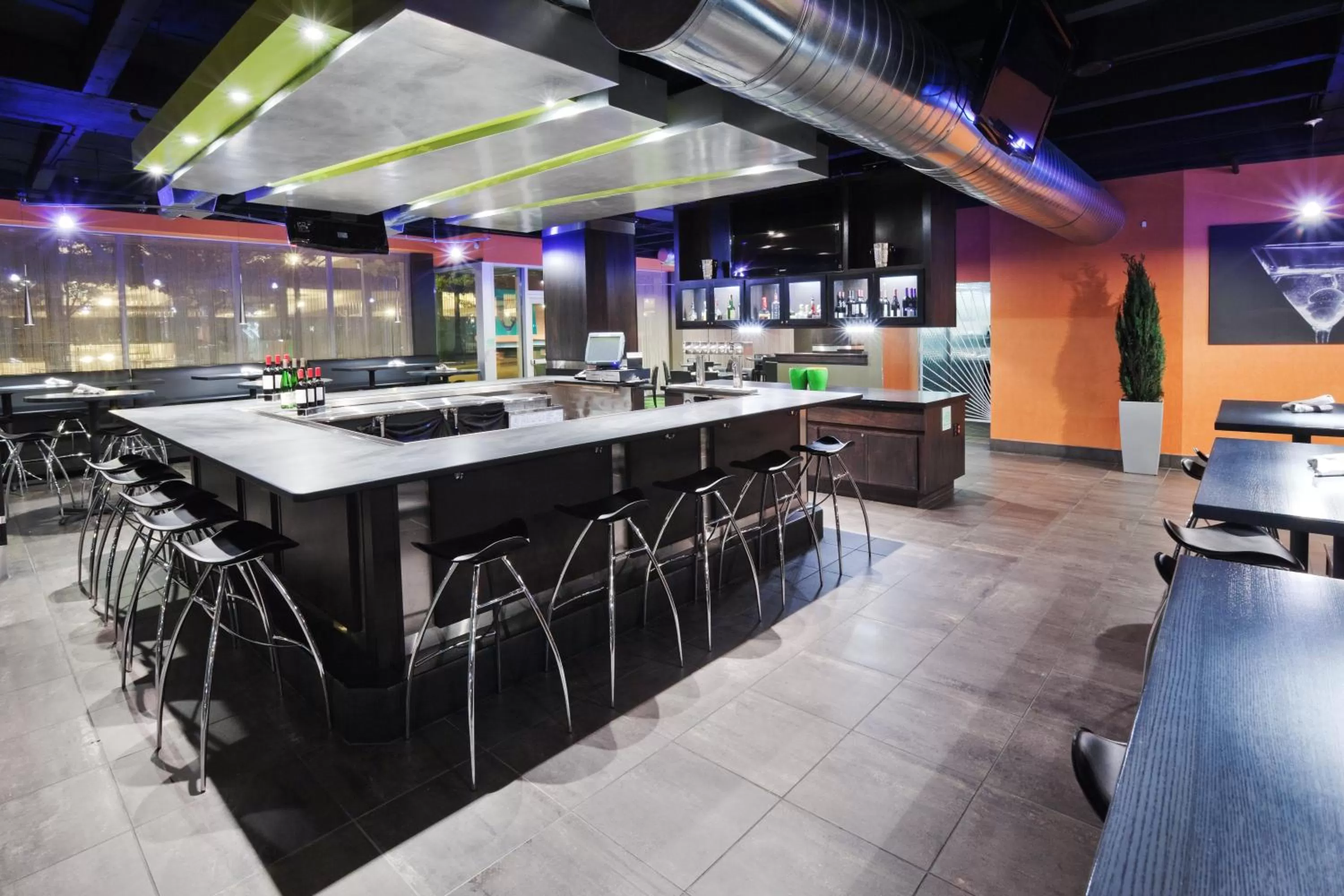 Restaurant/Places to Eat in 17 West Hotel, Ascend Hotel Collection