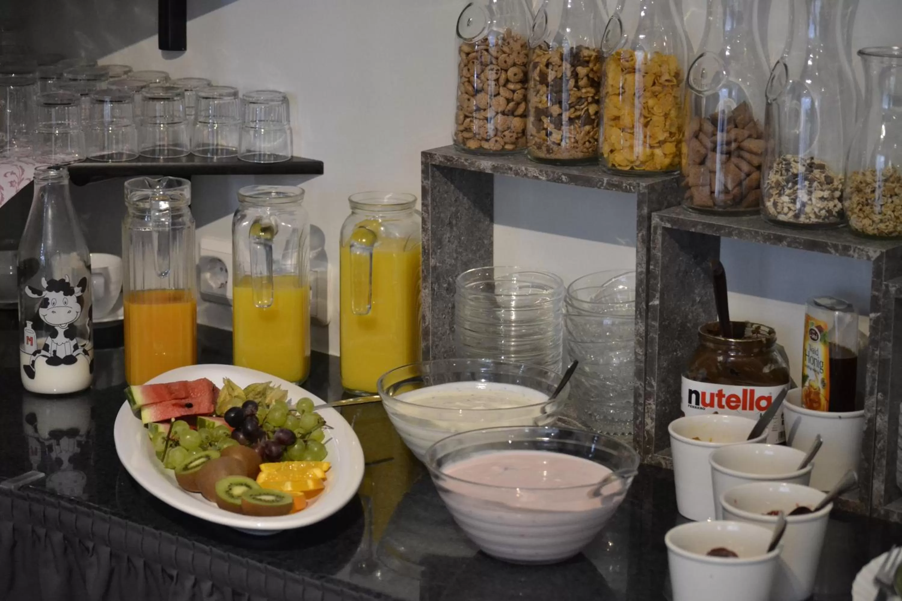 Buffet breakfast in Hotel-Café-Galerie
