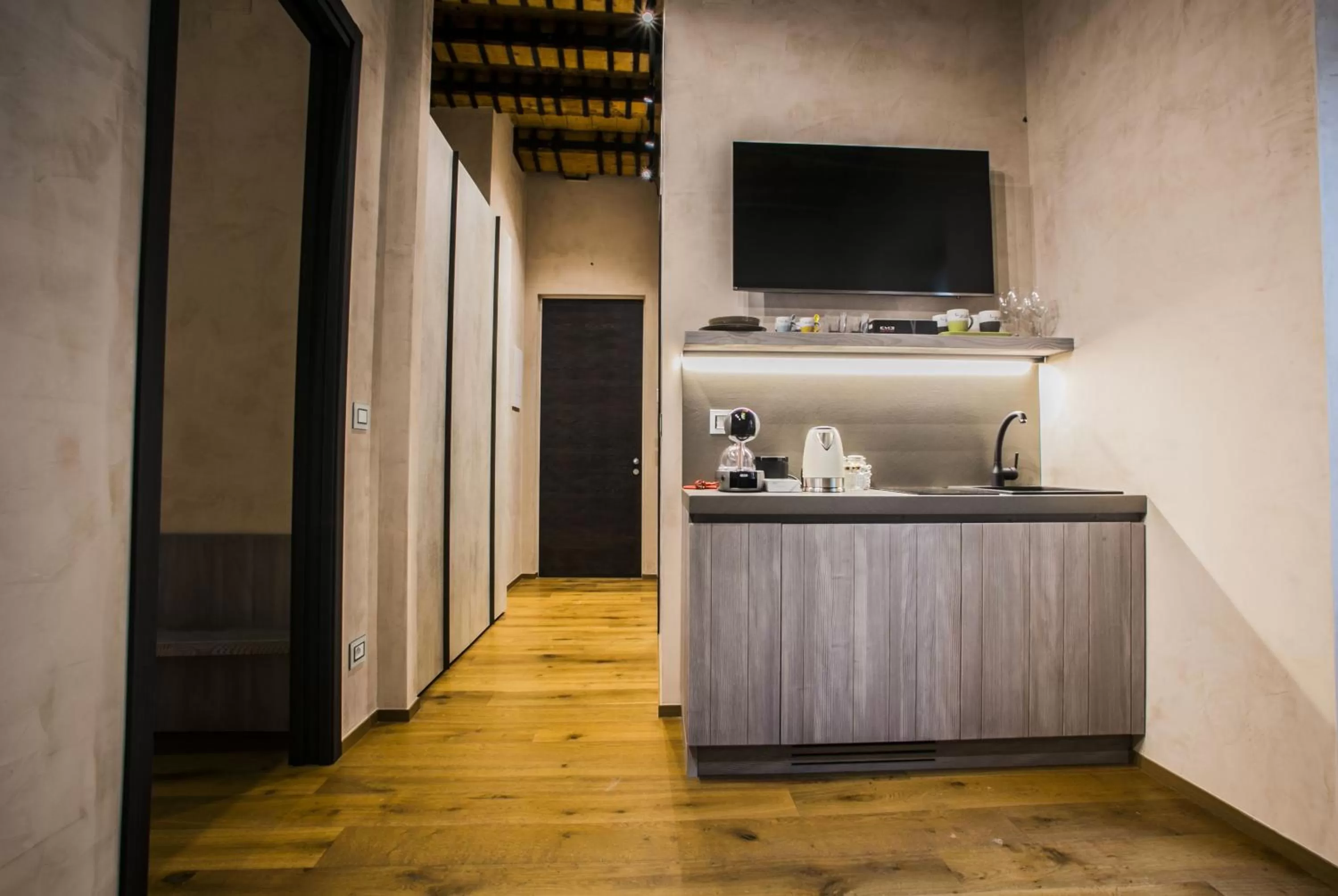 Coffee/tea facilities in Edward Rooms & Wellness B&B